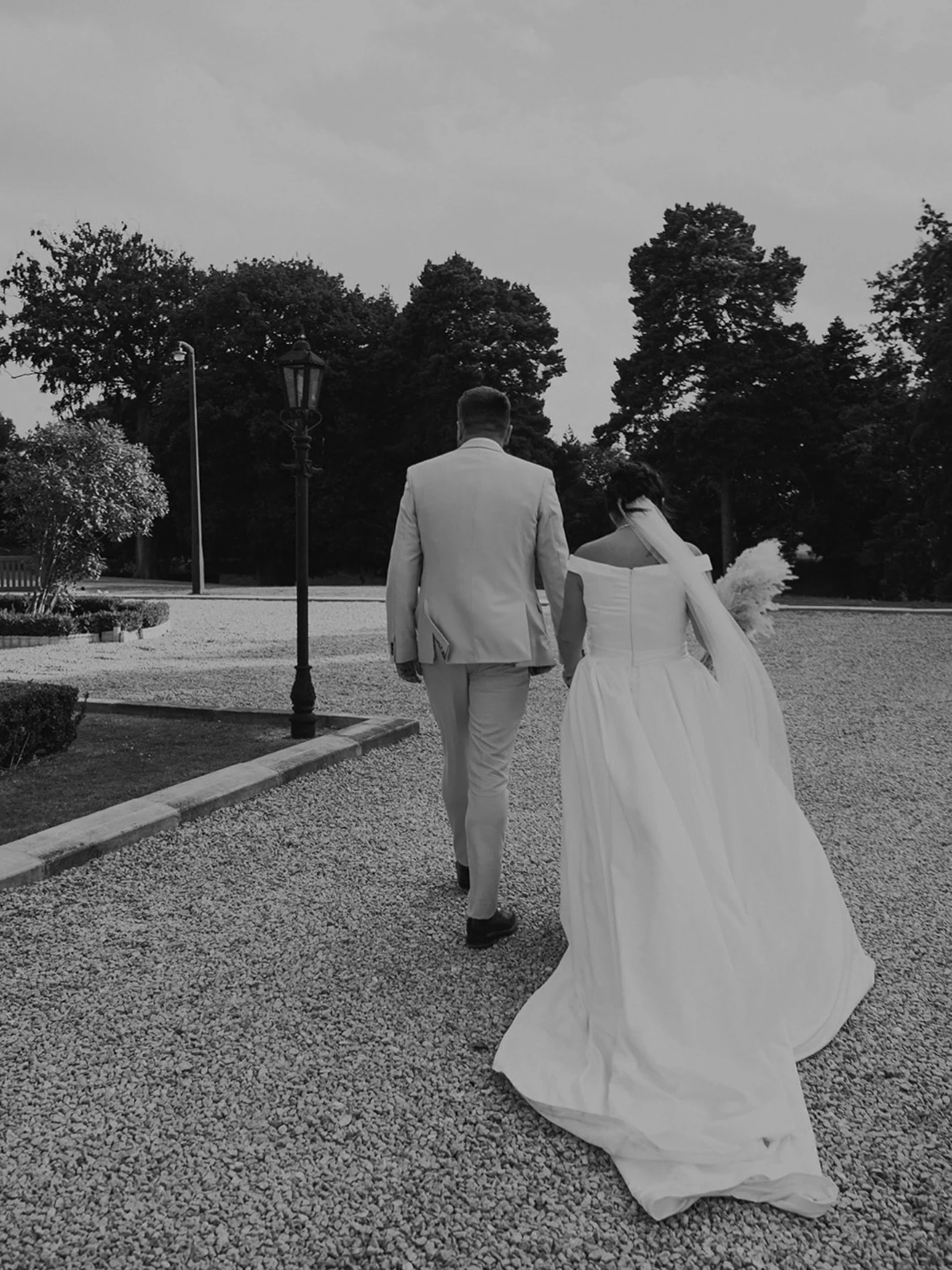 🖤🤍

#Rossingtonhall #yorkshirewedding  #yorkshireweddingphotographer  #Doncasterwedding #Doncasterweddingphotographer #Weddingphotography #UKWeddingPhotographer #Rossingtonhallwedding #WeddingInspo #Documentaryweddingphotographer #Relaxedweddingpho