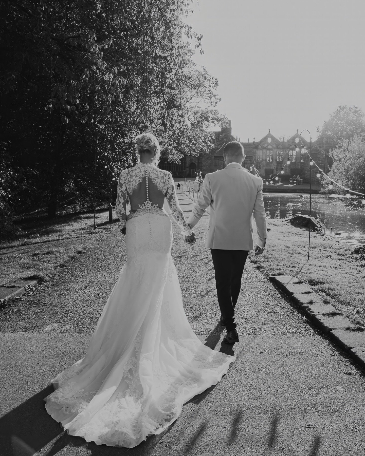 So many beautiful moments from Rachael &amp; Paul&rsquo;s wedding day at East Riddlesden Hall!

Venue: @eastriddlesdenhallweddings 
Hair: @hairbysophiaashton 
Flowers: @audreyasquithflorist
Dress: @avarosehamilton 

#eastriddlesdenhall #yorkshirewedd