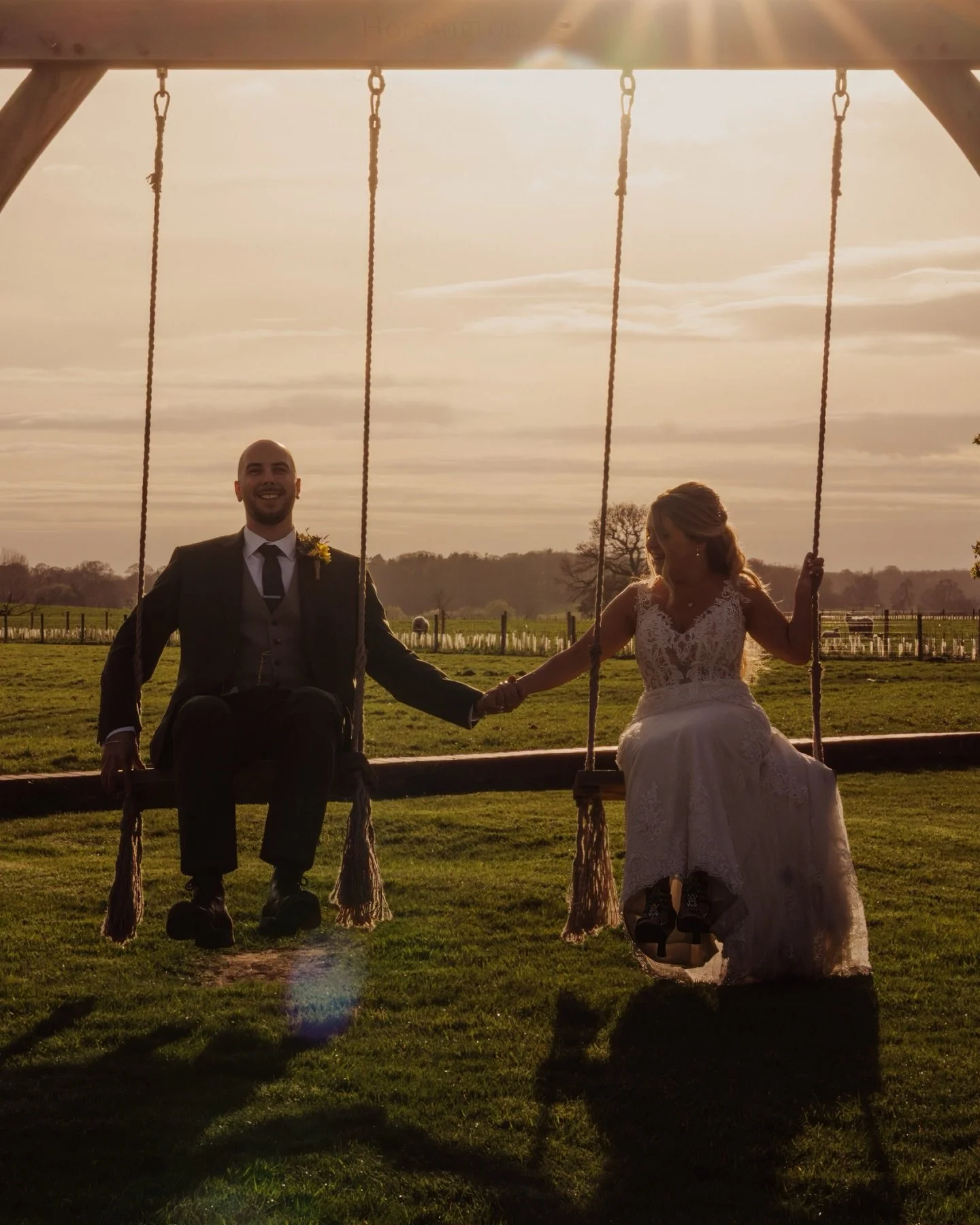 Roxy &amp; Andy tied the knot yesterday at Hornington Manor, with an outdoor ceremony, lawn games, and a beautifully relaxed atmosphere from start to finish!🌻 The South African touches (boerewors rolls + potjiekos) made it even more special!🇿🇦

Ve