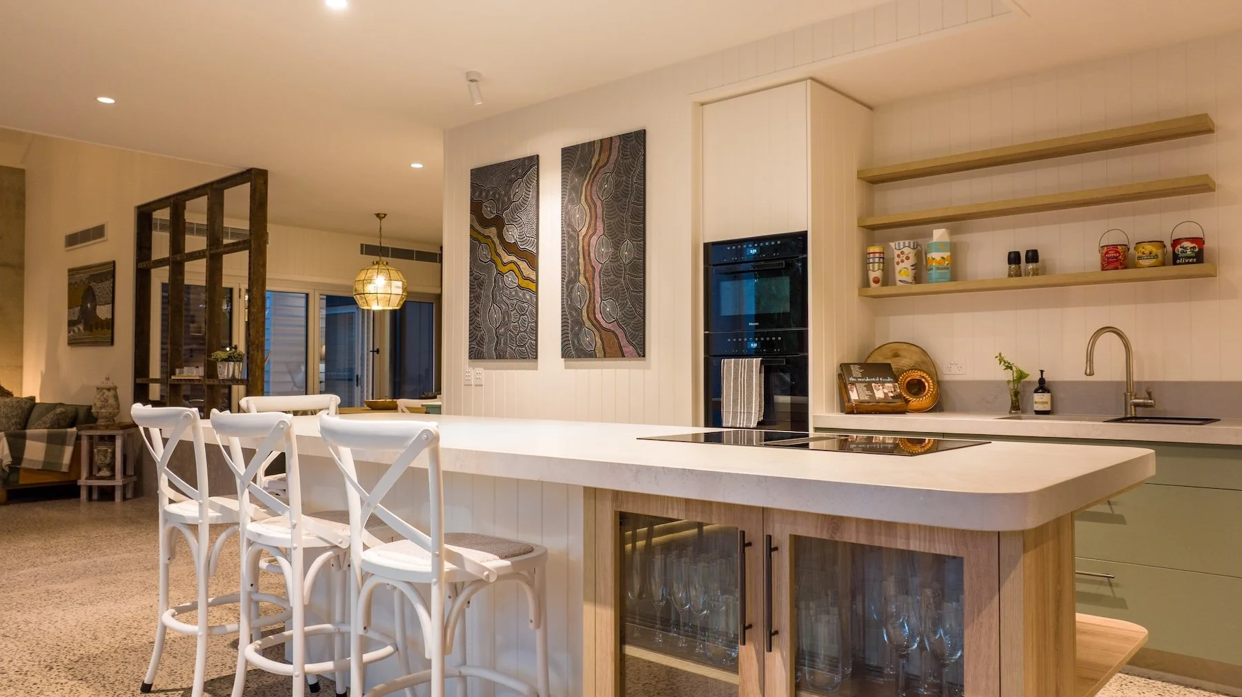 driftwood-agnes-water-builder-interior--kitchen-bench.jpg