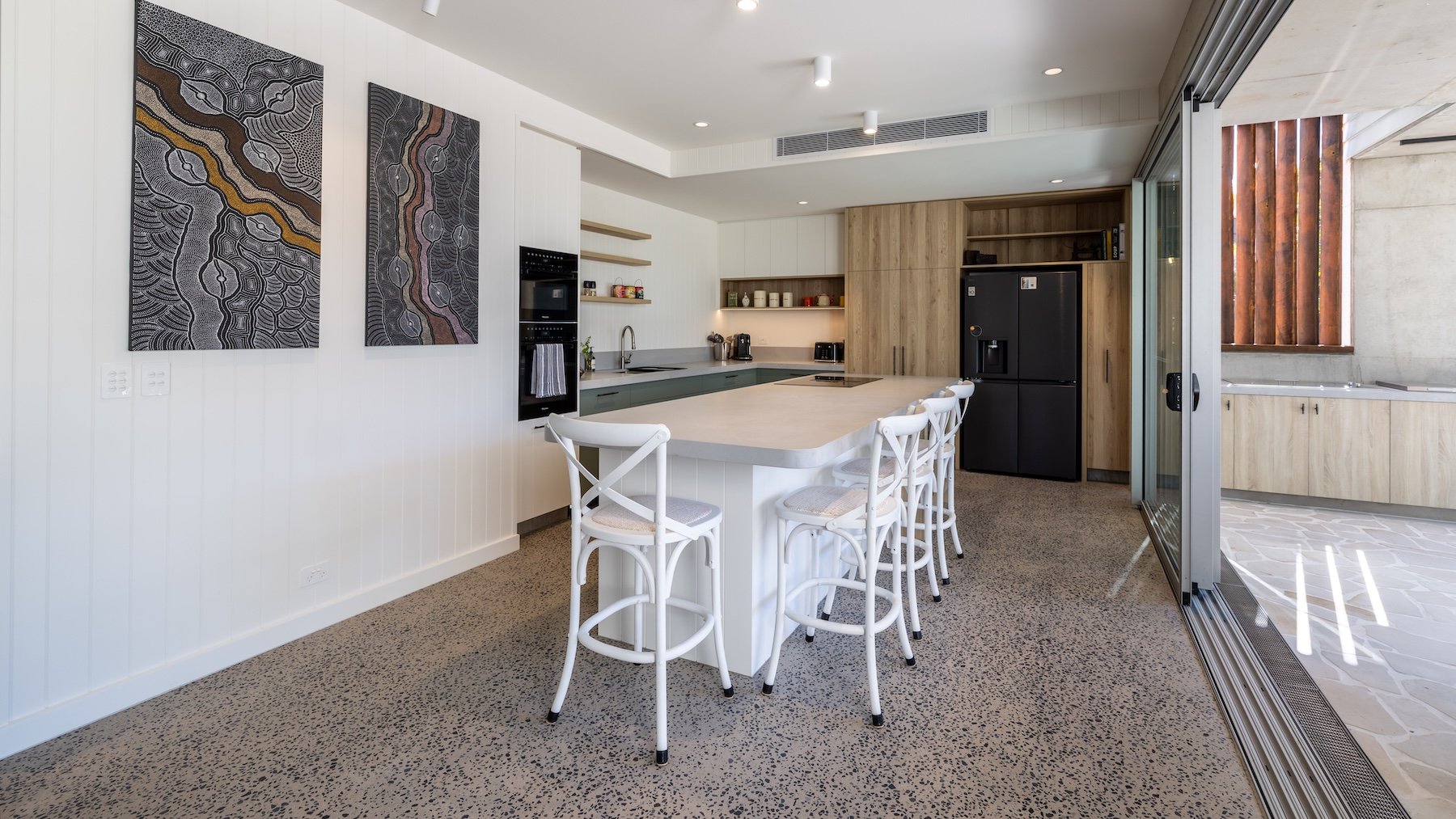 driftwood-agnes-water-builder-interior-kitchen.jpg