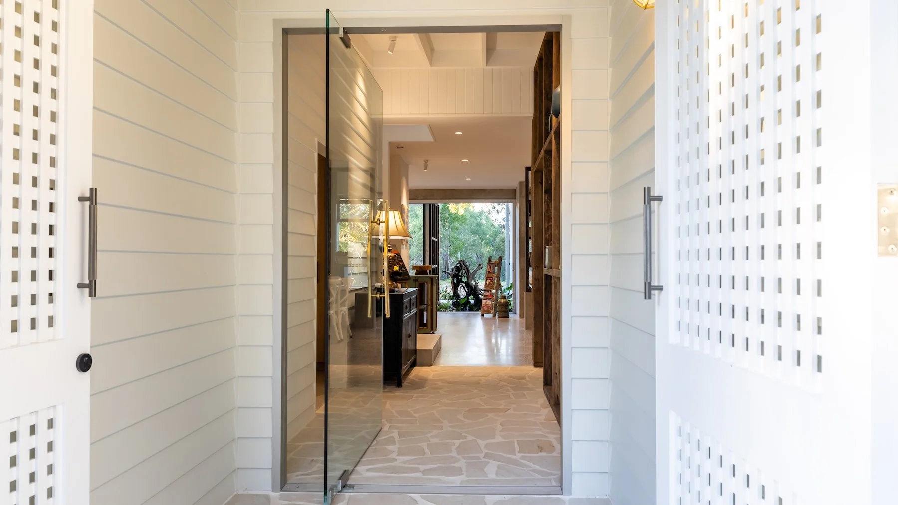 driftwood-agnes-water-builder-interior-entry-door.jpg