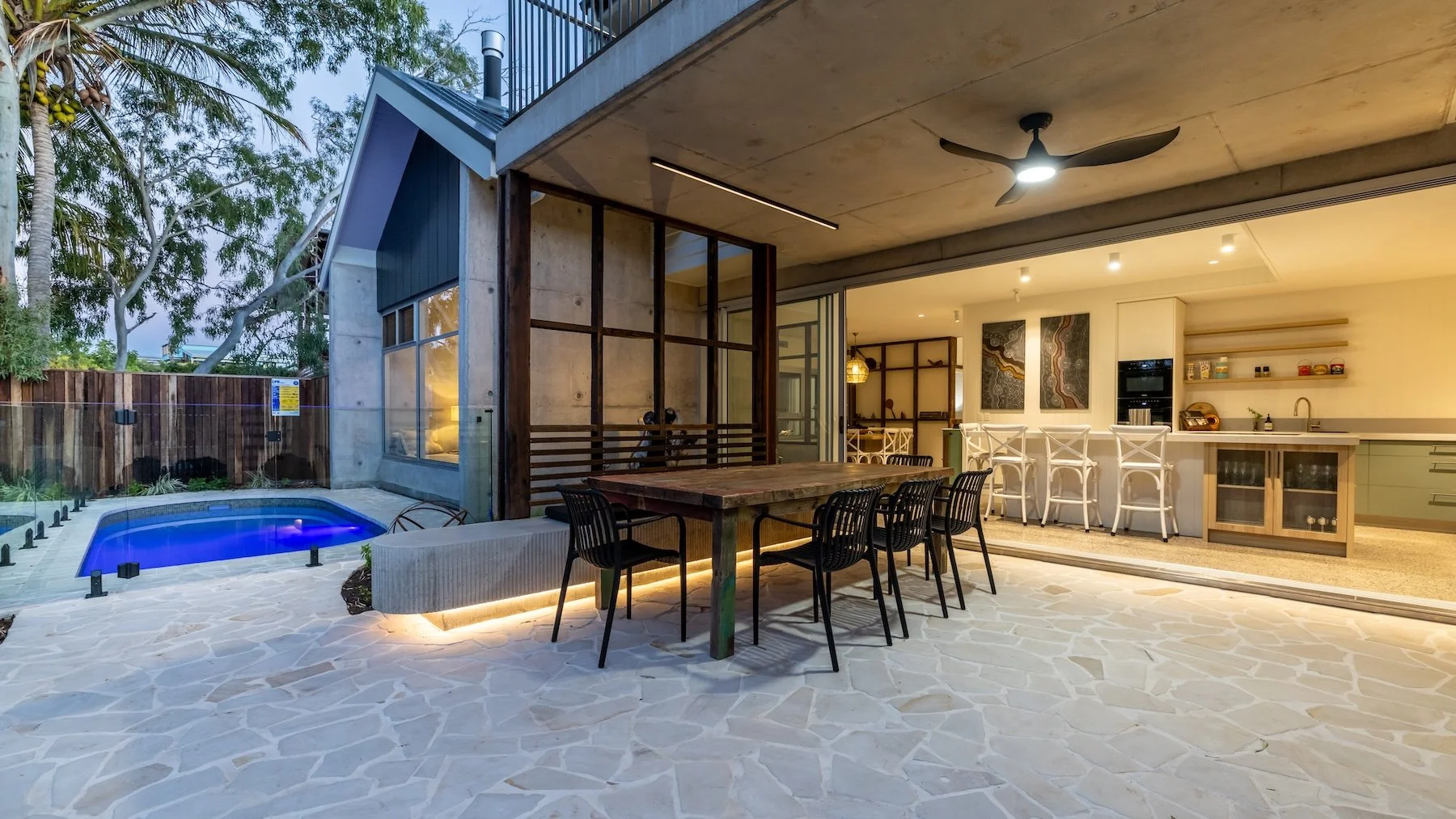 driftwood-agnes-water-builder-exterior-eating area.jpg