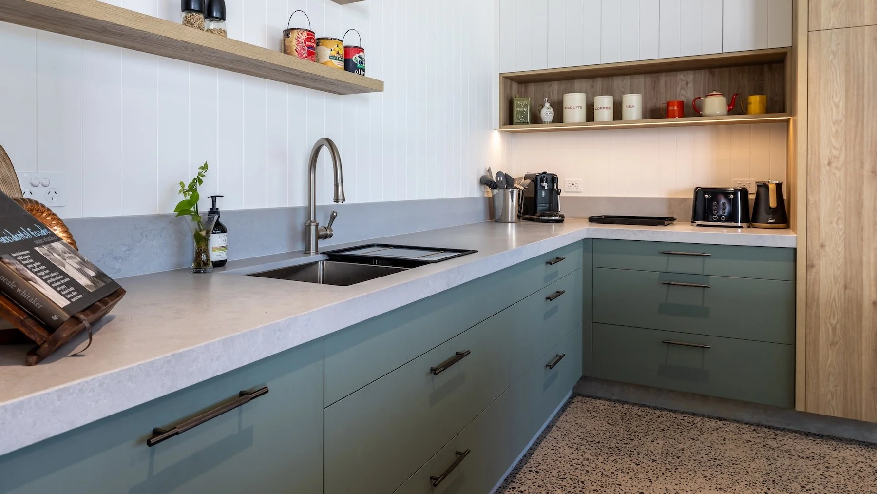 driftwood-agnes-water-builder-interior--kitchen-sink.jpg