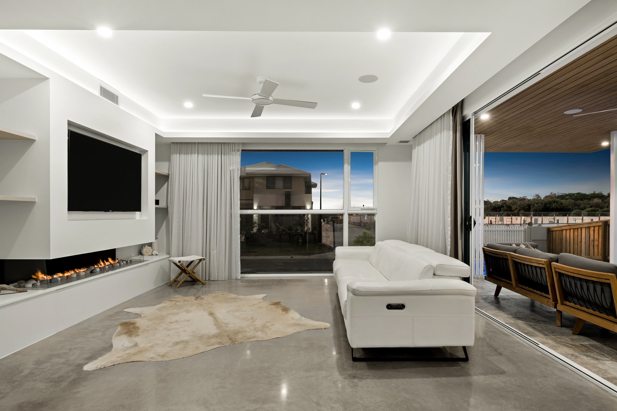 offshore-agnes-water-builder-intertior-living.jpg