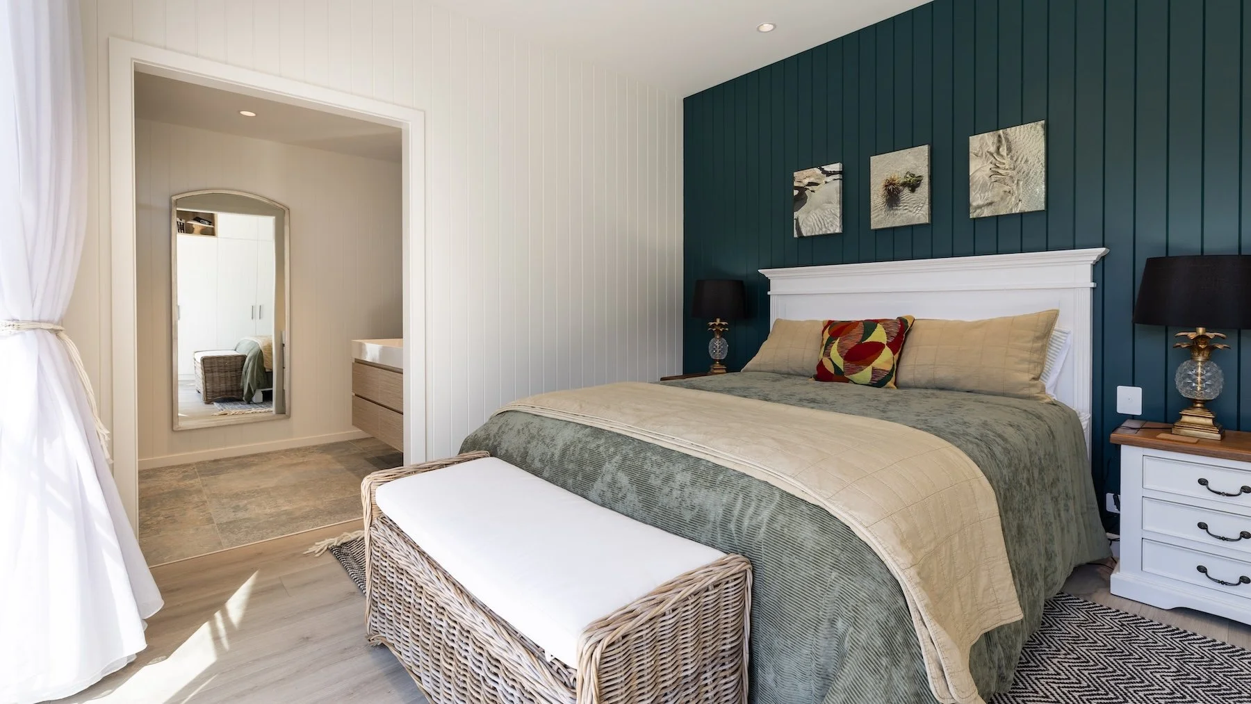 driftwood-agnes-water-builder-interior-bed.jpg