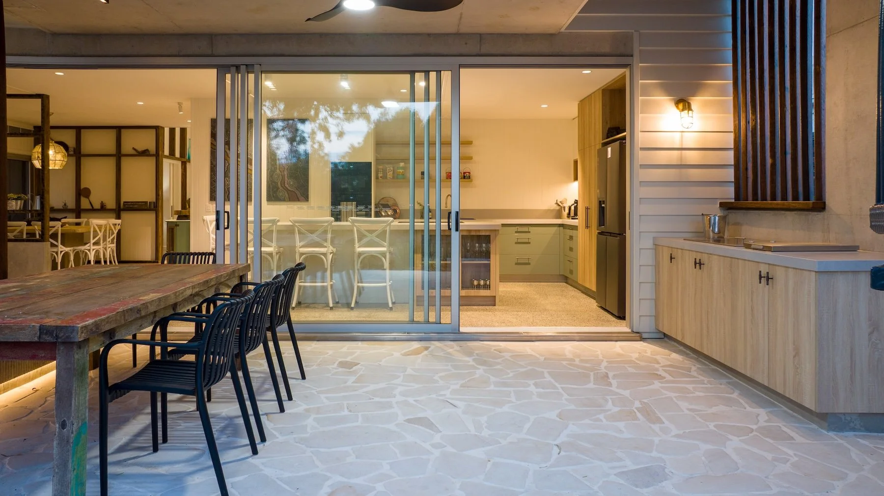 driftwood-agnes-water-builder-exterior-alfresco.jpg