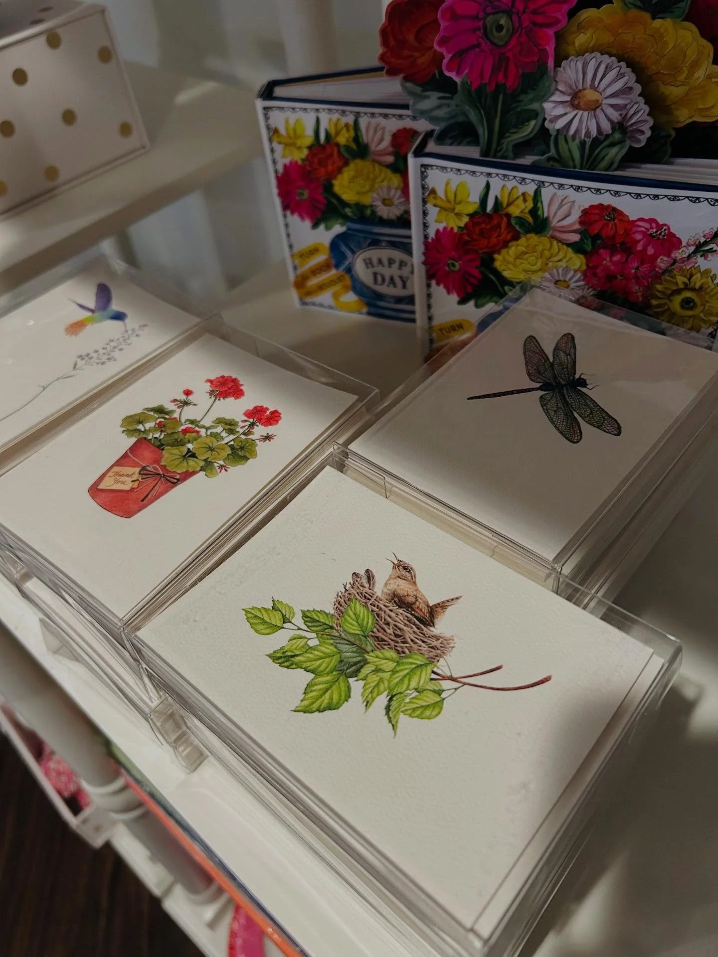 SO happy to be back in shop today 9:30-5:00! Can&rsquo;t wait to see you!!
#gifts #cards #sale #njgiftshop #hardingnj