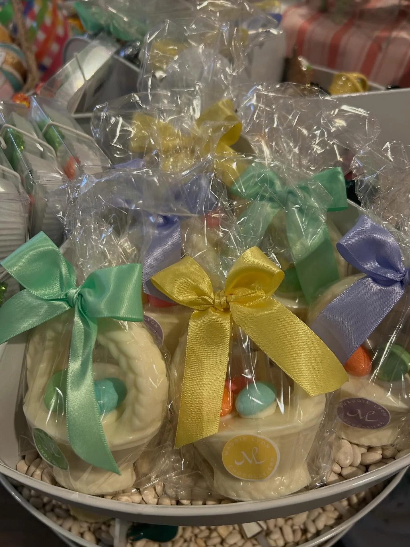 Treats have arrived!! Best basket fillers around!! See you FriYAY 9:30-5:00!!
#easter #njgiftshop #hardingnj #morristownnj #centraljersey