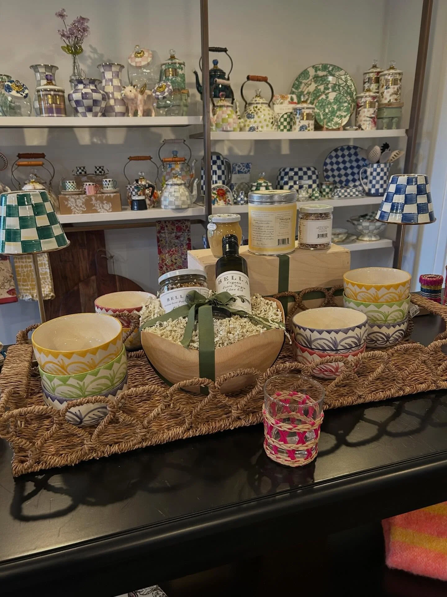 Getting our gift wrapping supplies ready for your visit today! You pick it, we do the rest ✂️🎀🎁
Open till 5pm
#hostessgifts #birthdaygifts #anniversarygifts #greetingcards #njgiftshop