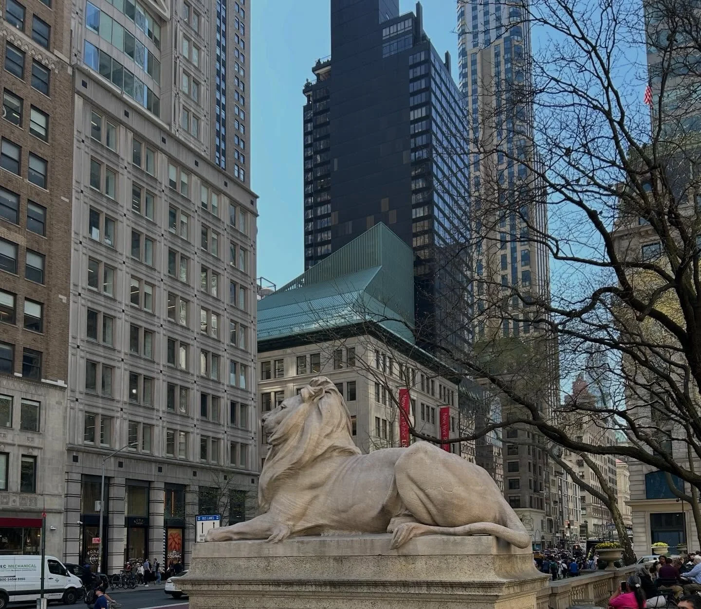 Working hard? Or hardly working? Nina is at The Depot today while Nikki is at the Tabletop Show. What table or kitchen items do you need? Comment below!
#tablesettings #placesettings #kitchenutensils #njgiftshop #hardingnj