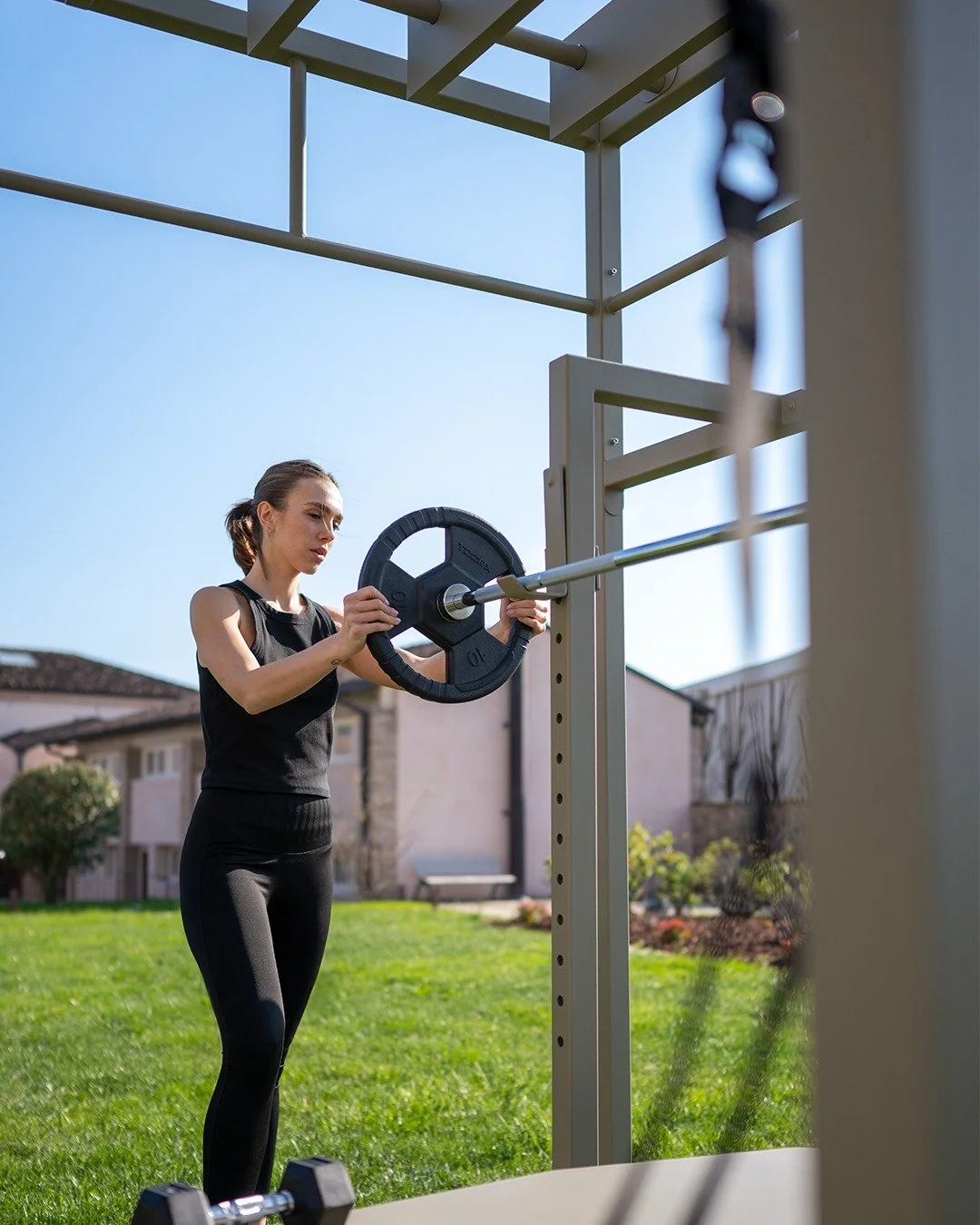 How can you add more value for your space?

Easy answer, Metra! Designed to turn any outdoor environment into a dynamic training area where movement is never limited. This structure supports a wide range of bodyweight, calisthenics and functional exe