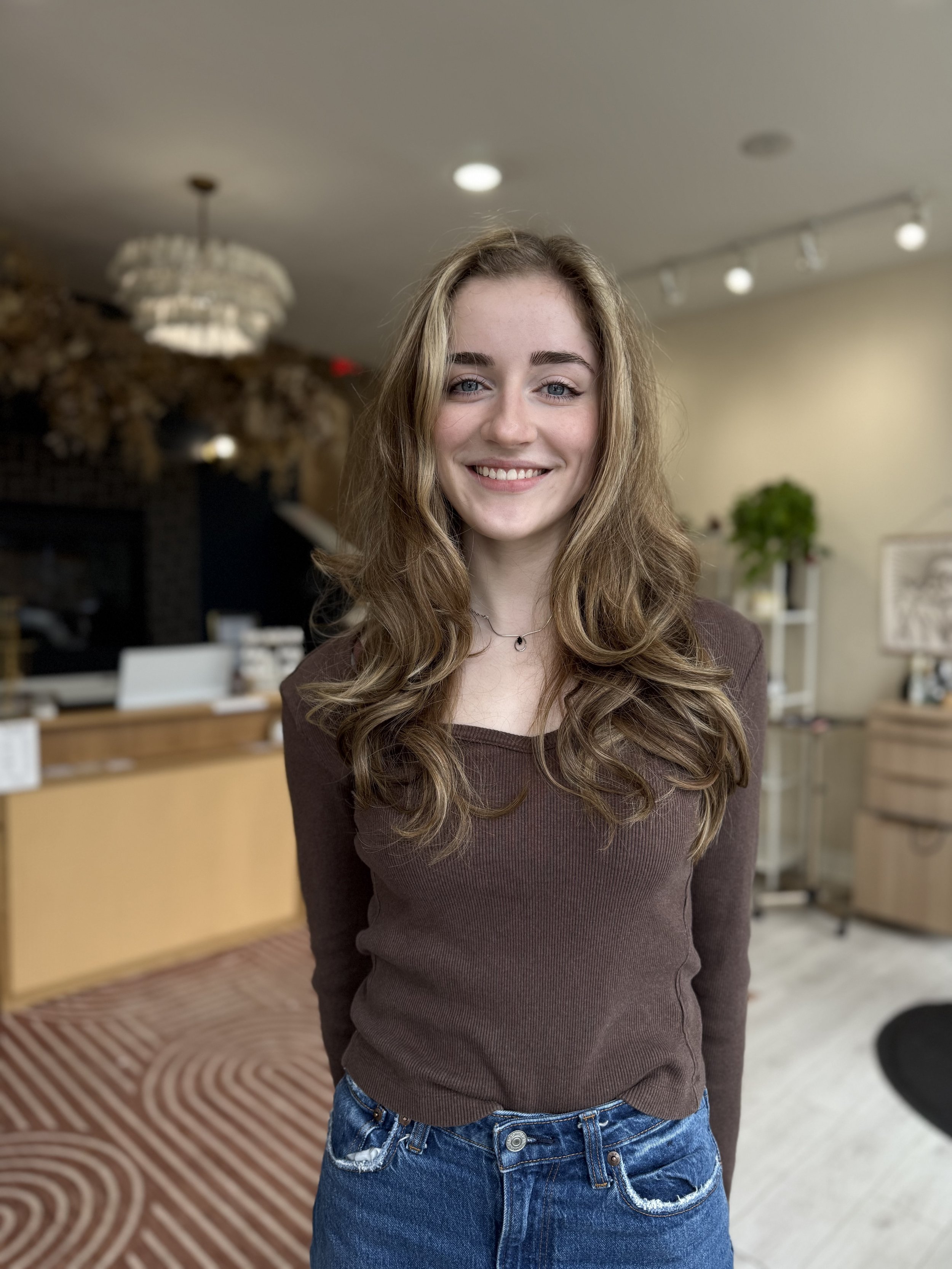 Meet Alissa  2+ years experience in Esthetician  Facialist  and  Sugarist  |