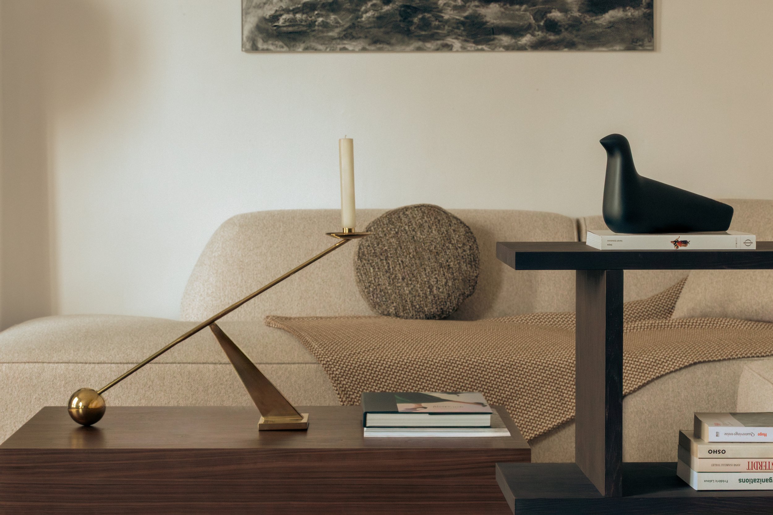 65 m² Paris apartment in Montmartre, reimagined with Scandinavian clarity and discreet japonisant details, combining minimalism, warmth, and functionality.