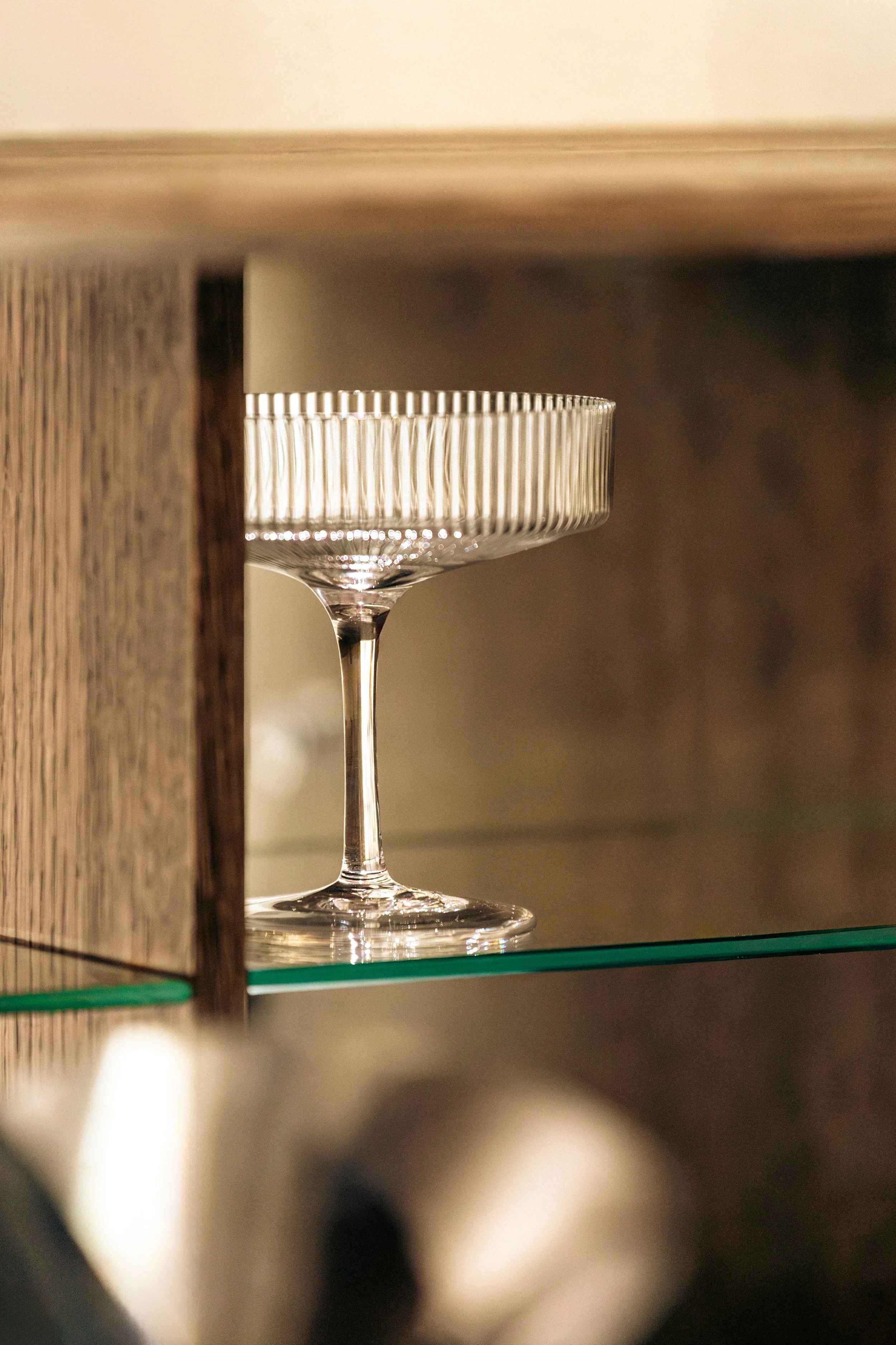 65 m² Paris apartment in Montmartre, reimagined with Scandinavian clarity and discreet japonisant details, combining minimalism, warmth, and functionality.