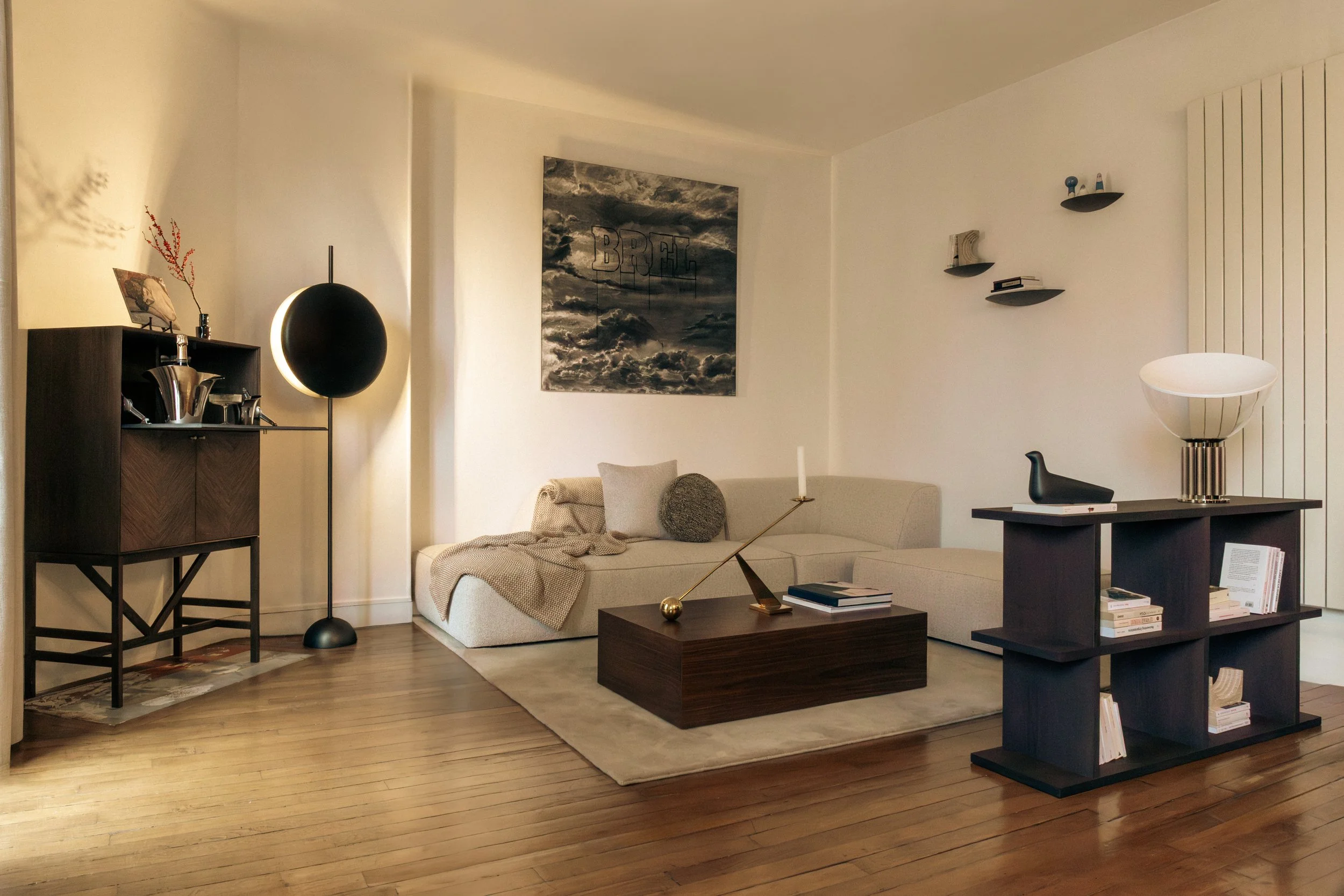 65 m² Paris apartment in Montmartre, reimagined with Scandinavian clarity and discreet japonisant details, combining minimalism, warmth, and functionality.