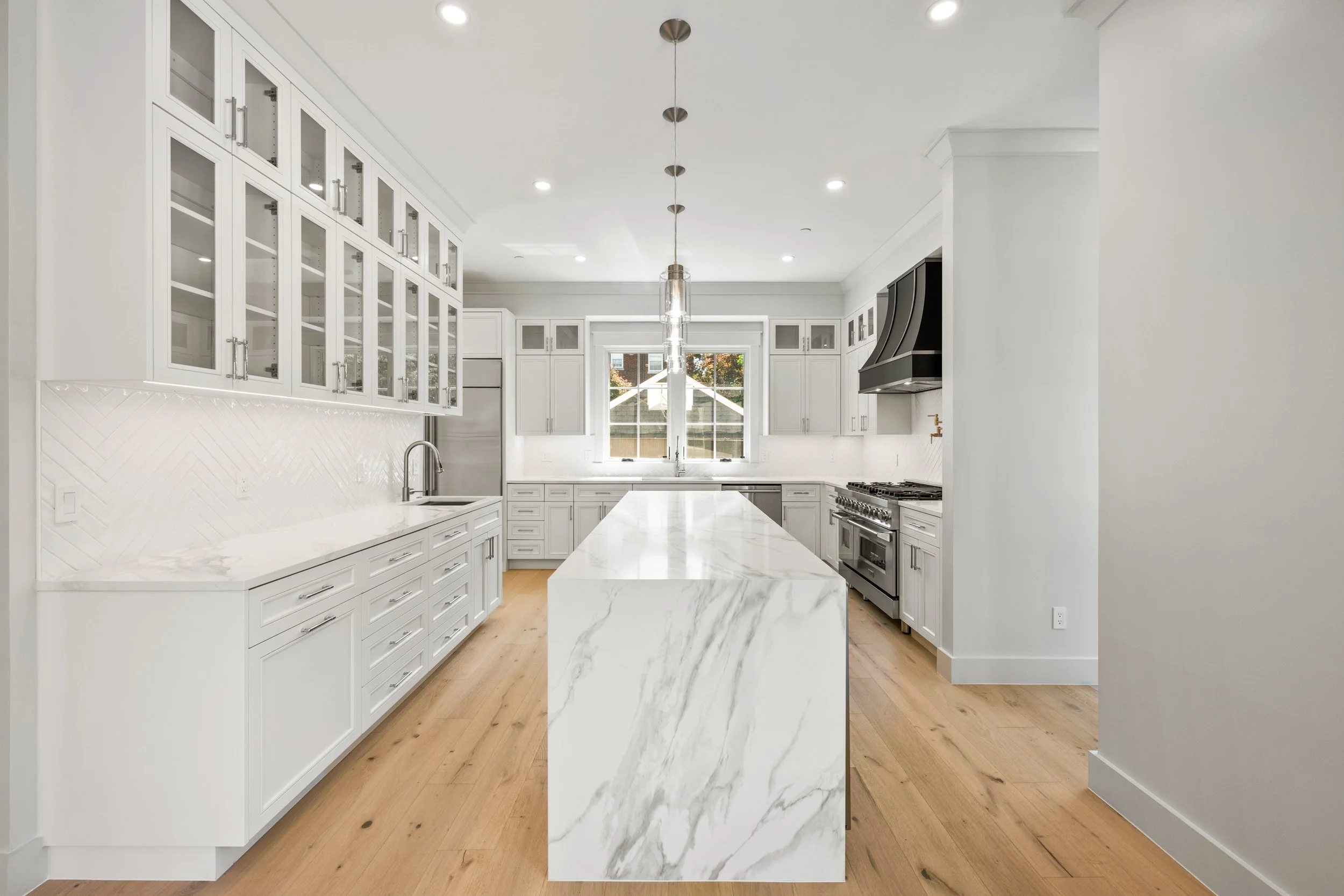 DAKS Builders 1312 Iris - 6 Interior Kitchen.jpg