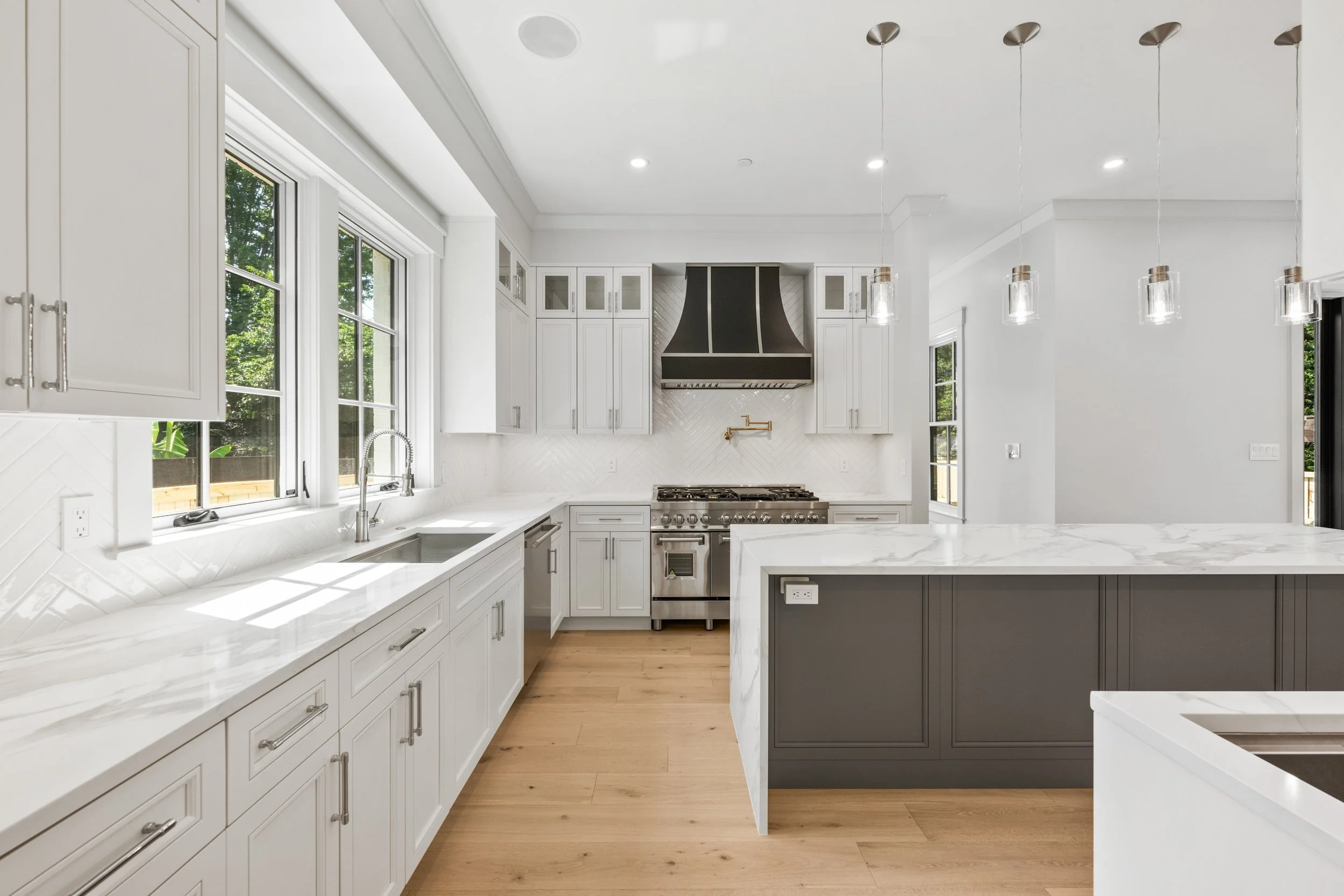 DAKS Builders 1312 Iris - 5 Interior Kitchen.jpg