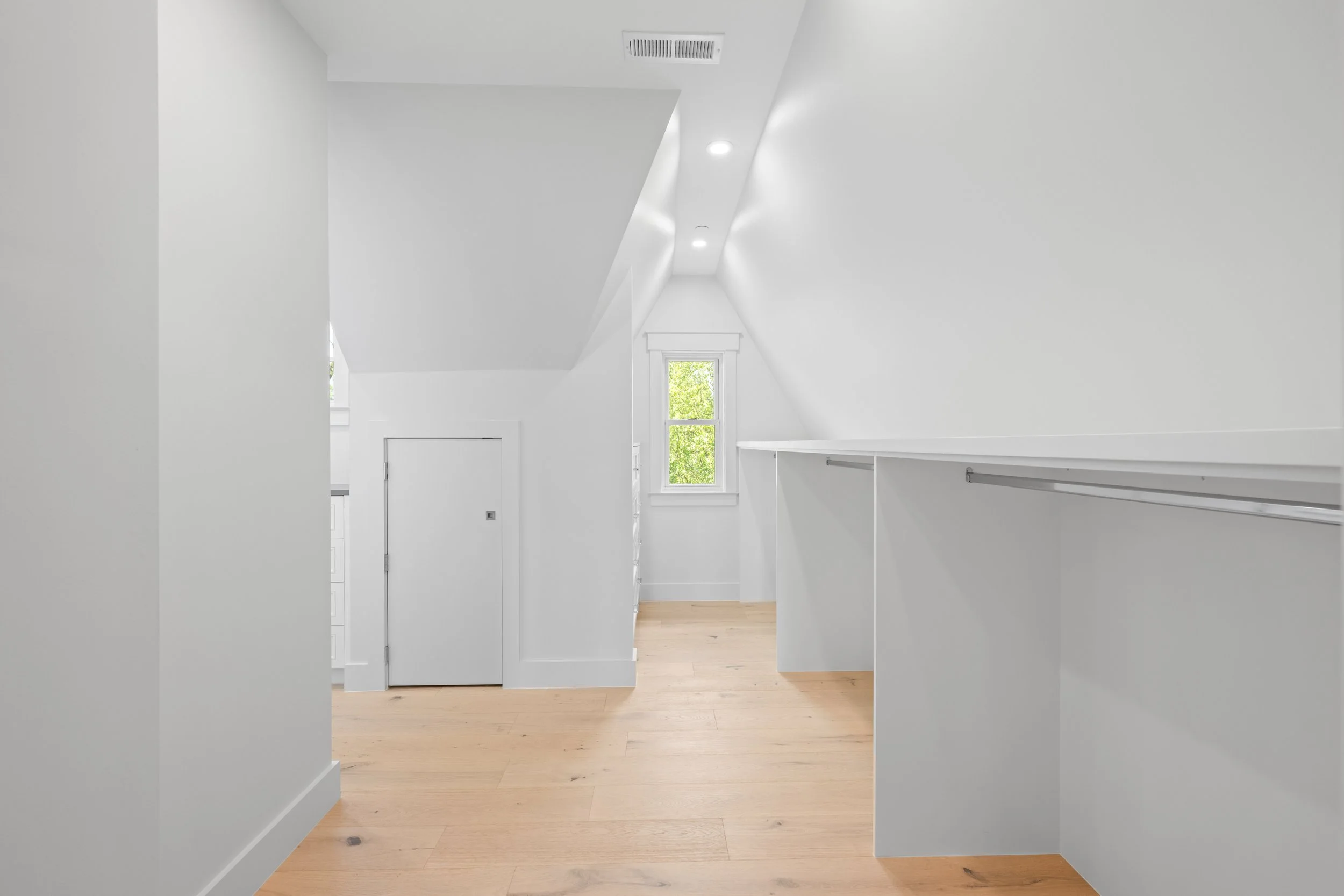 DAKS Builders 1312 Iris - 13 Interior Closet.jpg