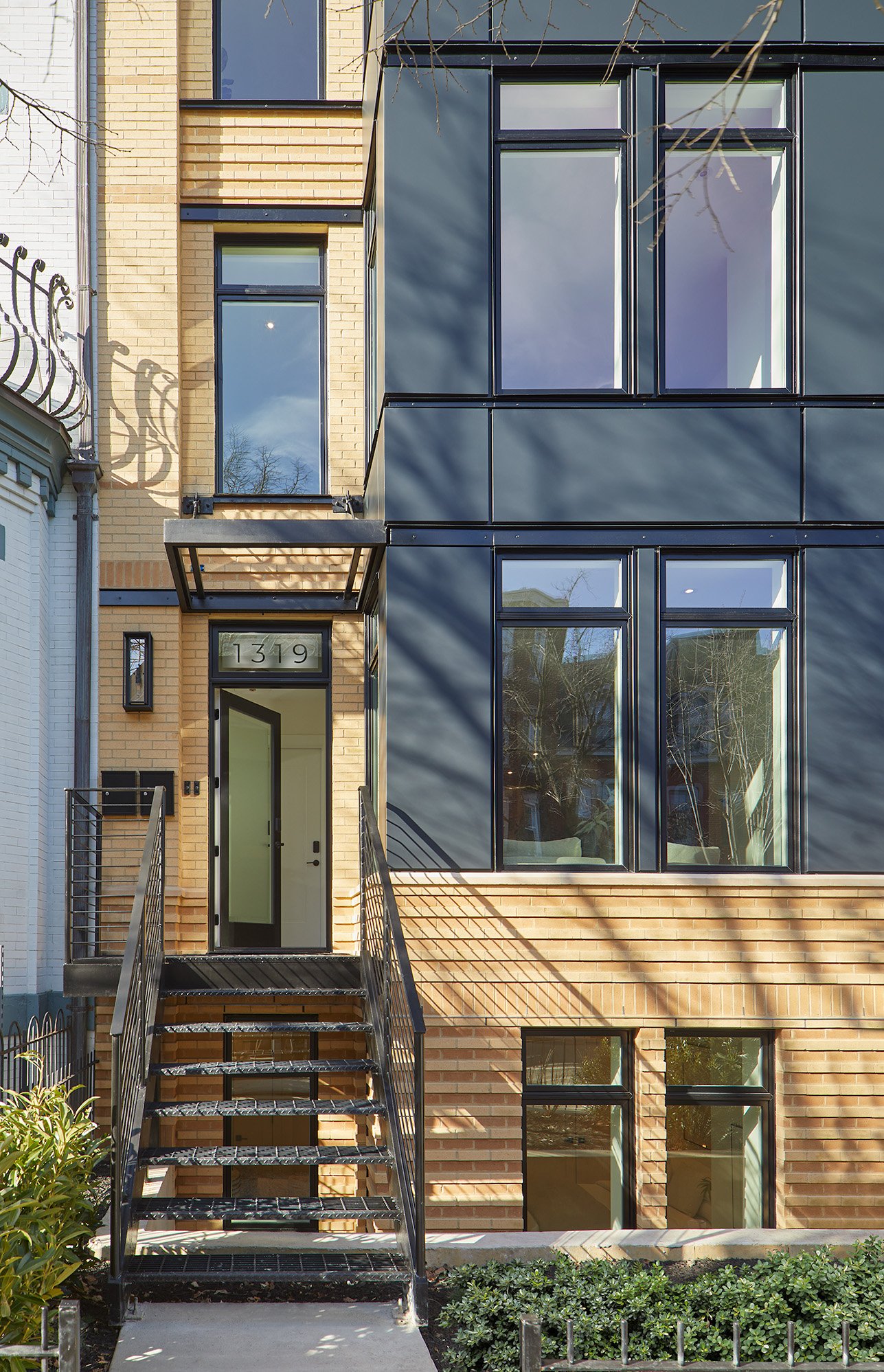 DAKS Builders Logan Circle 1319 R St NW 2.jpg