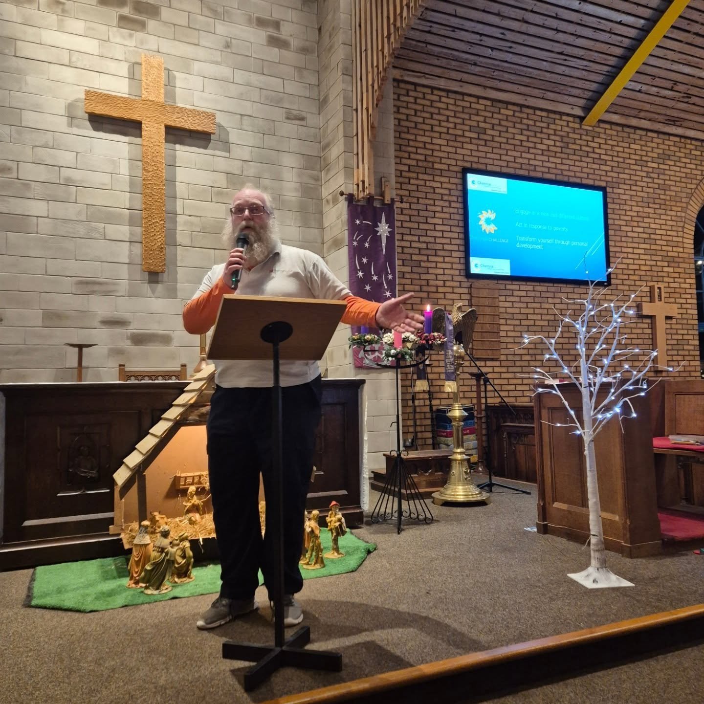 Getting the opportunity to talk about Chennai Challenge at a local cafe church service.