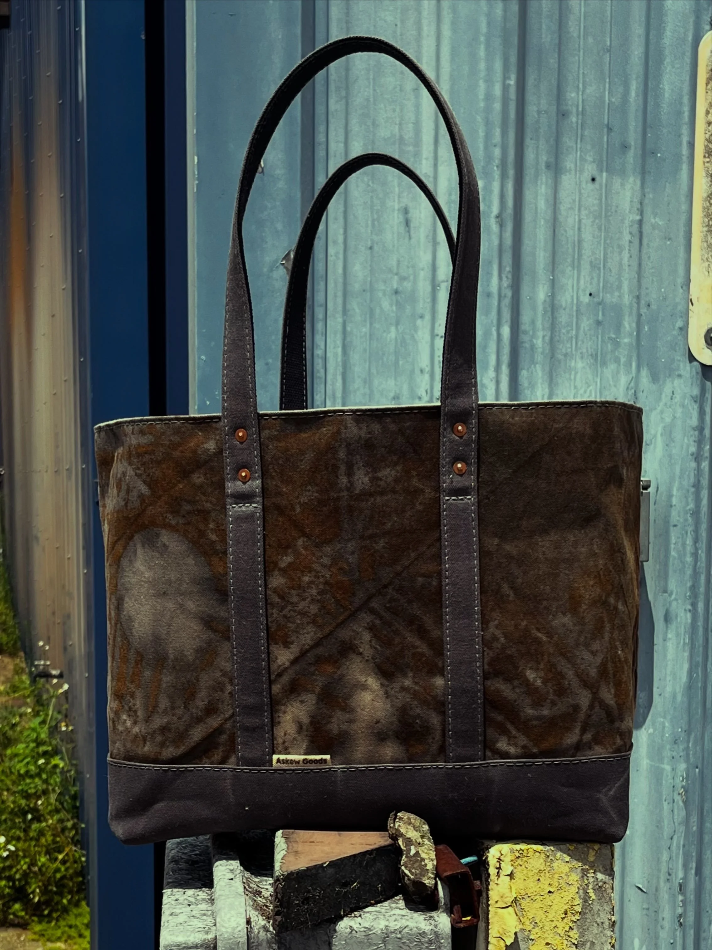 Large rust print tote