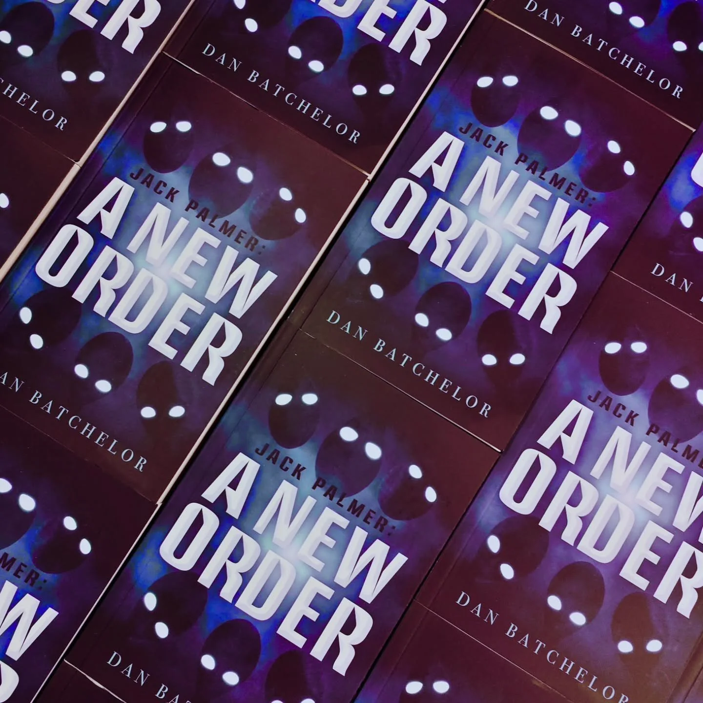 Artsy photo 🖼️🎨 ready for World Book Week 📘📘

What a good excuse to try something new 🆕

https://www.amazon.co.uk/gp/aw/d/1803782870/ref=tmm_pap_swatch_0

#newbook #trysomethingnew #readersofinstagram
#readmorebooks
#bookstagramuk