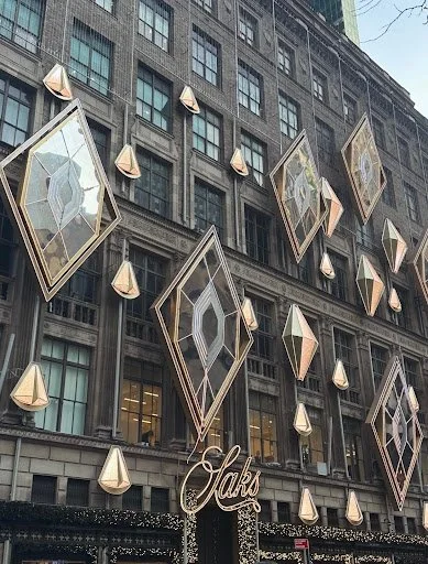&nbsp;Where Fashion Meets Festivity: The Christmas Displays of Fifth Avenue