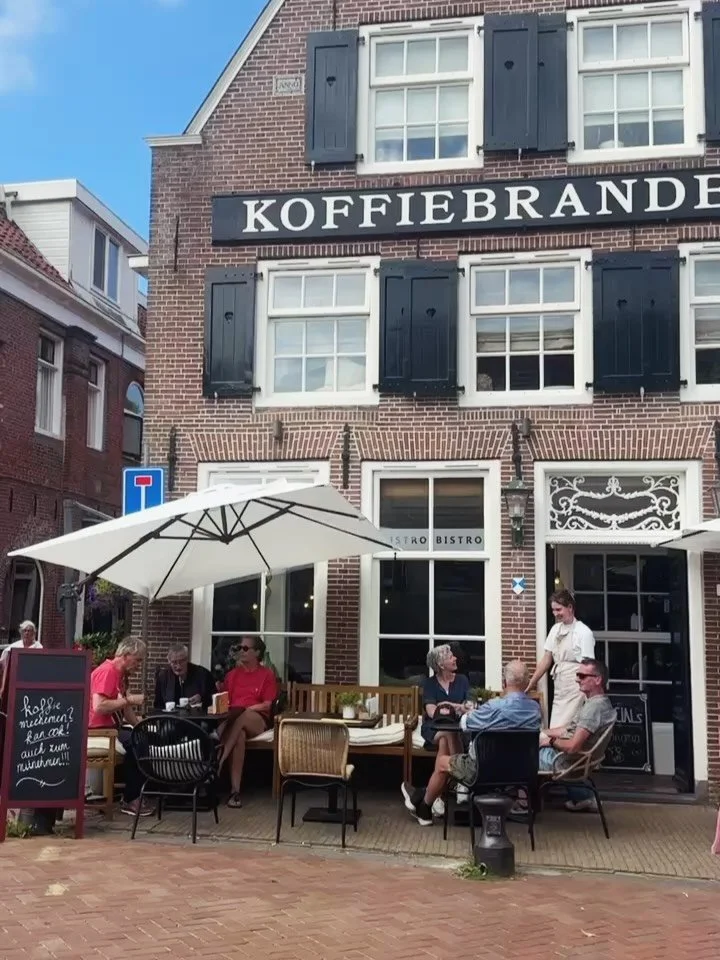 Fotodump want we bestaan een half jaar! Heel veel dank aan alle lieve mensen die ons al een keertje of een hele hoop keren bezocht hebben! 🍾💖🥳