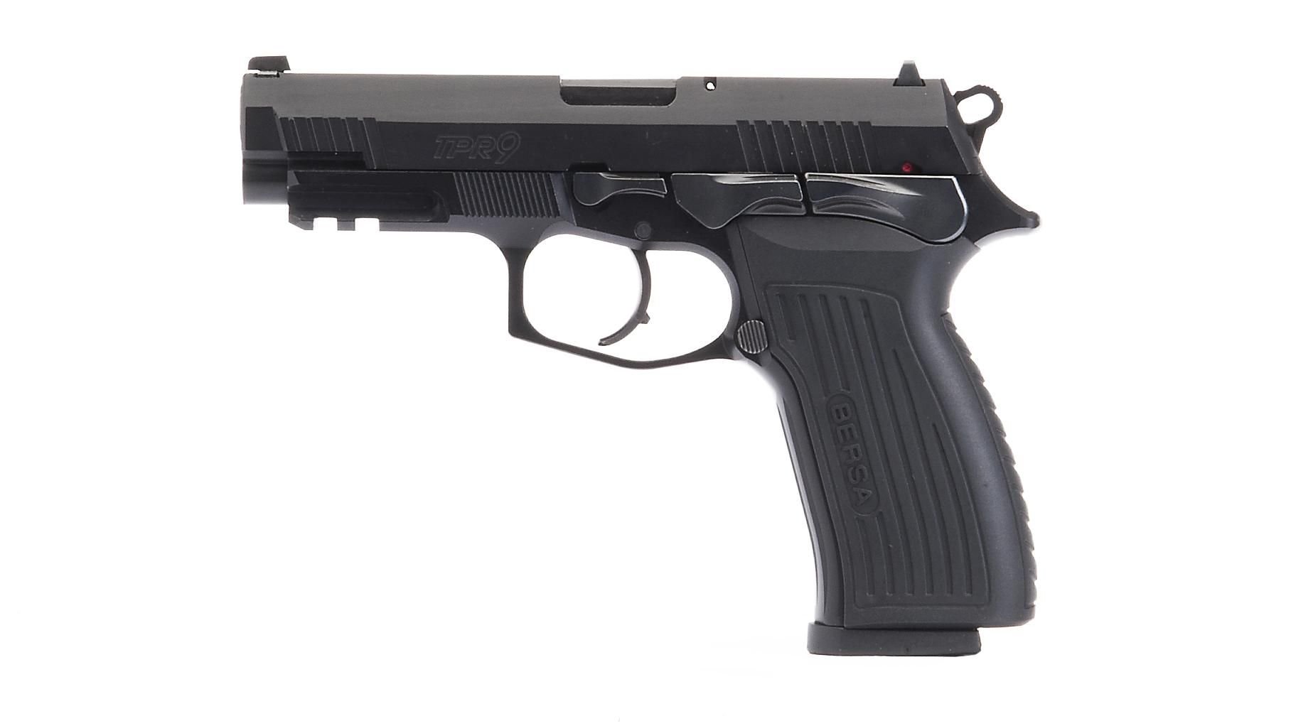 Calibre: 9mm/ Acción: Doble y simple con martillo externo/ Peso: 883 kg / Cargador: 17 cartuchos/ Funcionamiento: Semiautomático