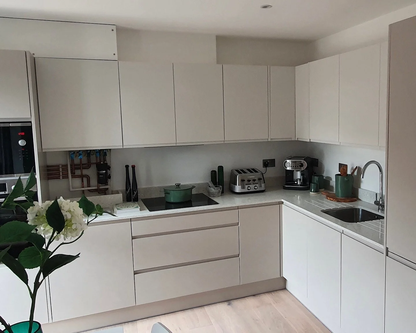 Lovely kitchen project done in Hammersmith. 
#joinery#carpentry #kitchen #kitchendesign
#interiordesign #woodwork #bespokefurniture #woodpanelling #renovation #decor #business #smallbusiness #london #woodworking #architecture #diy #bespoke #handmade
