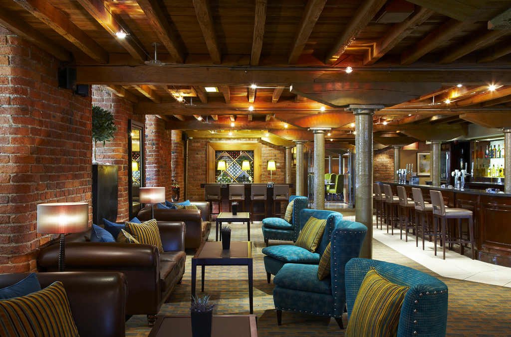 Marriott V&A Lounge Bar_VENUE PAGE.JPG