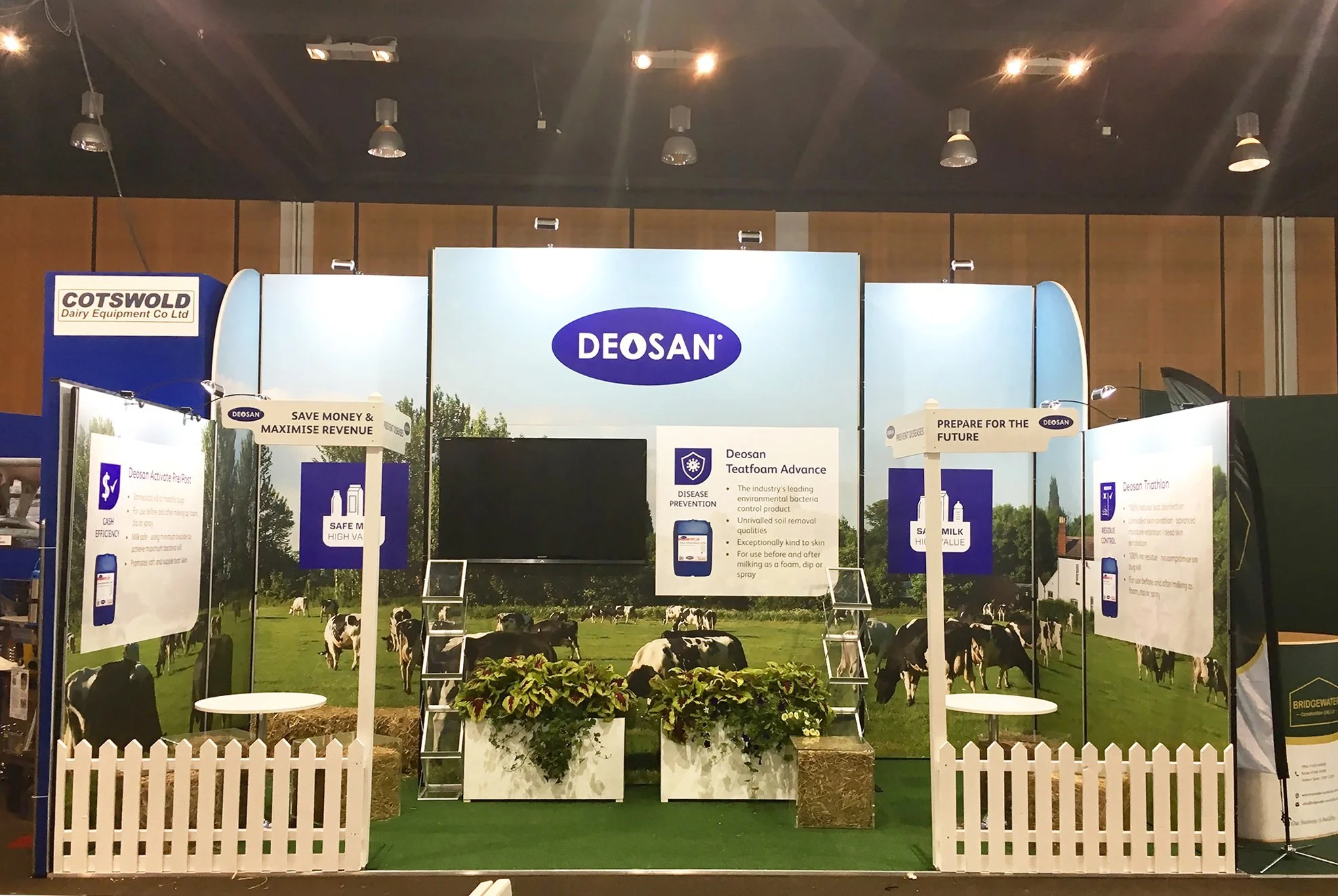 Deosan Trade Show Award 2018 pic 1-Edited 2025 LR.jpg