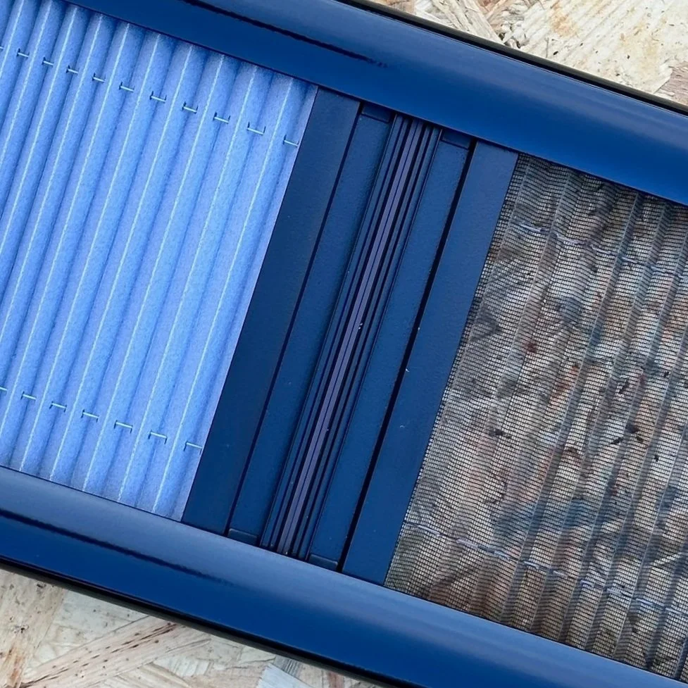 Small - Black Frame/Grey Material - Horizontal