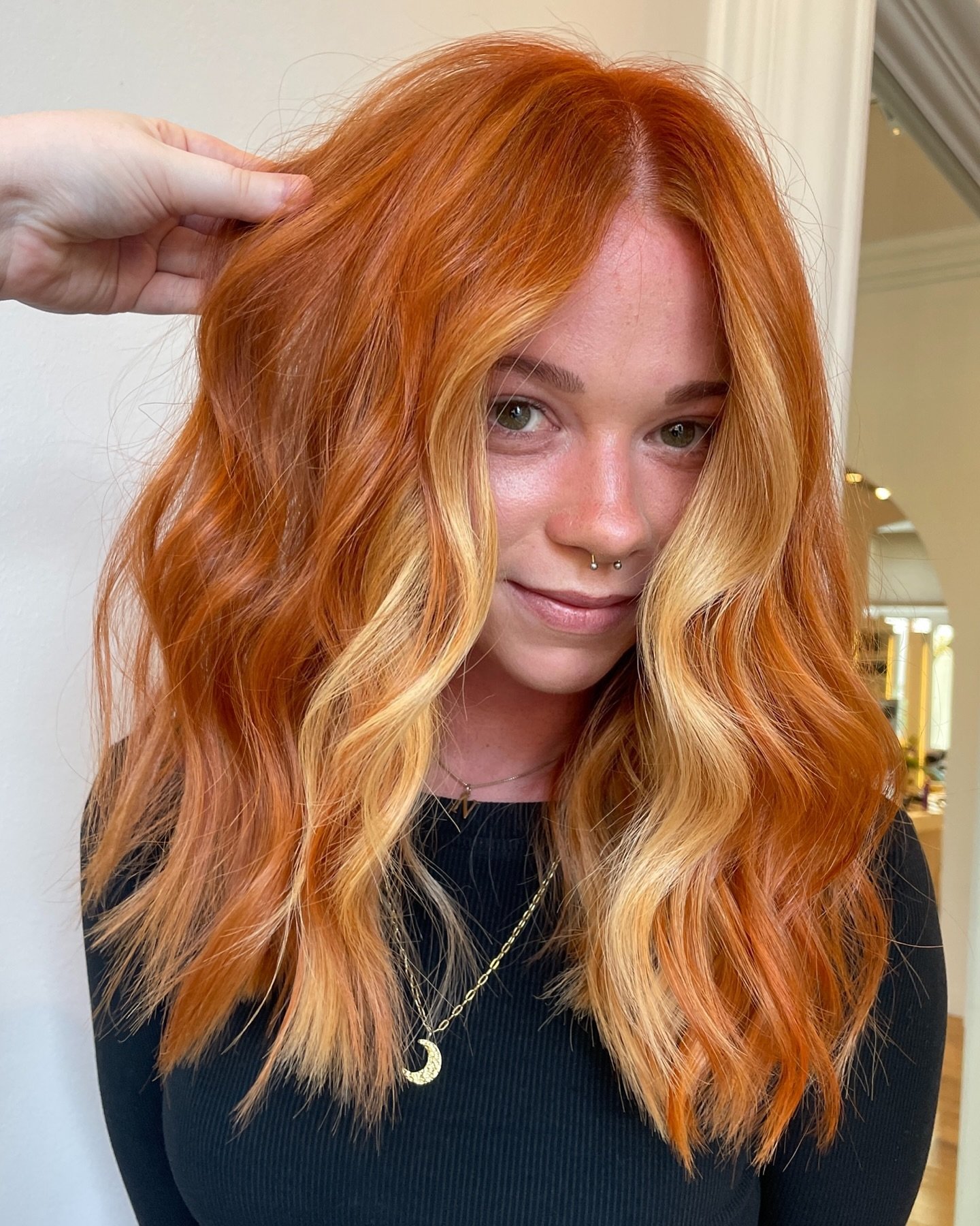 GINGER SNAPS 🦊🫰🏻
Had a week full of redheads and I LOVED it!! Perfect start into autumn &amp; pumpkin season 👻🎃
Especially this one - I have to say it - is probably one of my absolute forever favorite copper creations I've ever done 🥹 Faceframe