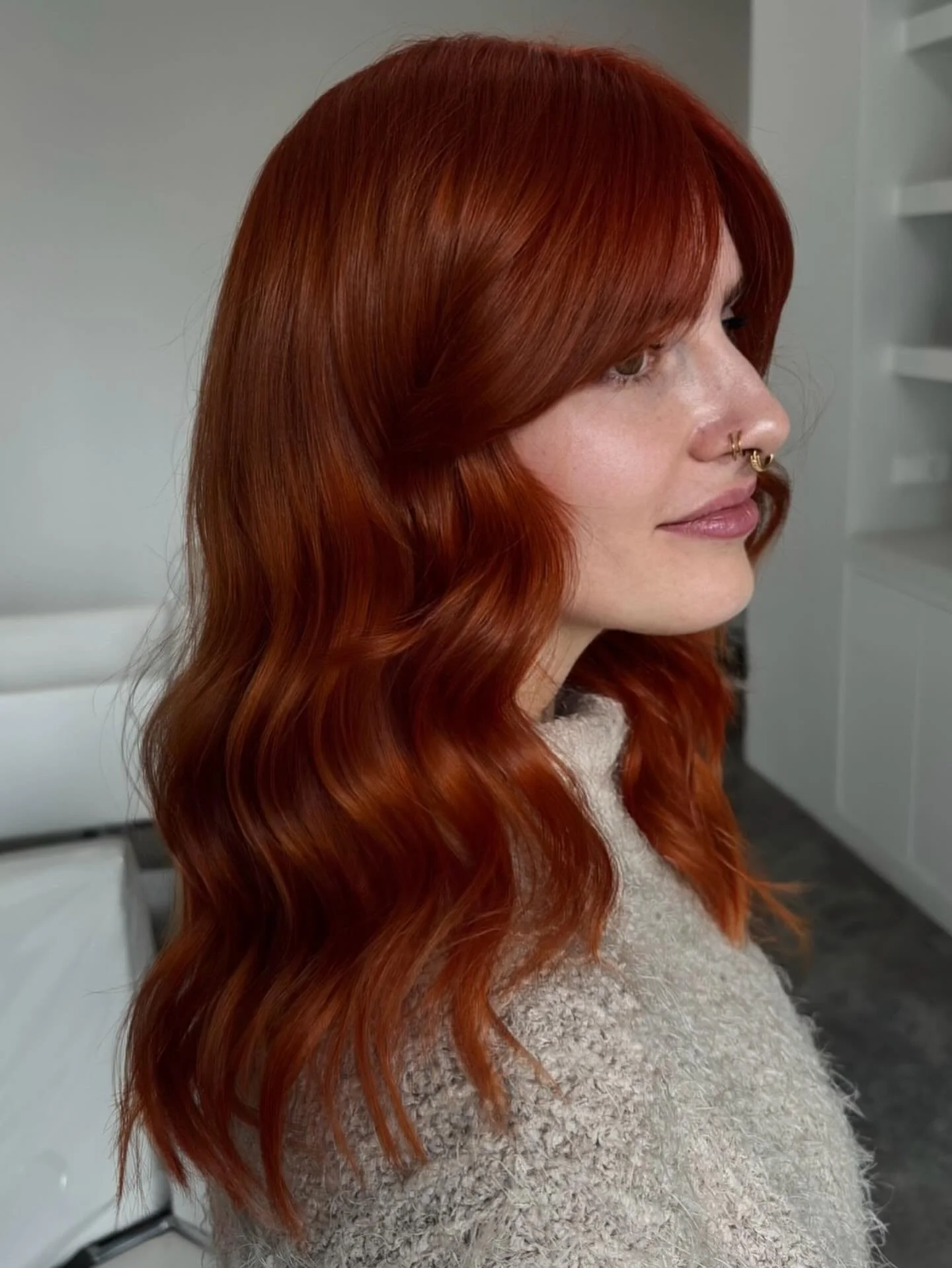 It&rsquo;s always copper &amp; bangs season - but in autumn, it hits different 🌅🧡🍂
There&rsquo;s just something magical about fall and copper tones✨

#copperhair #copperseason #coppervibes #gingerhair #redheadvibes #copperglow #autumnhair #fallhai