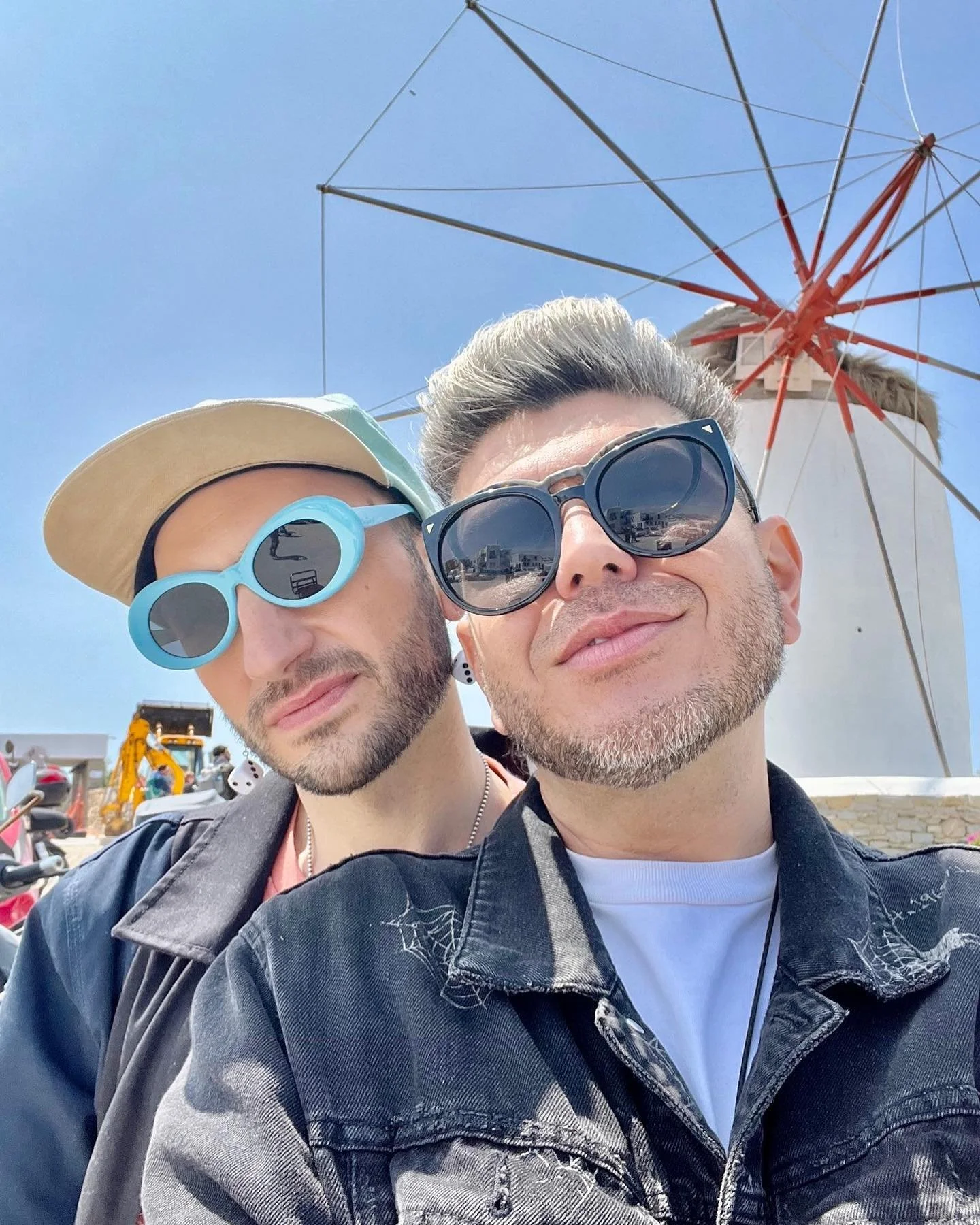 Greece photo dump 🚮 

Happy pride to us all from @bloopdrew @ my self&hellip;. 🏳️&zwj;🌈.
.
#pridemonth #pride #greece #mykonos