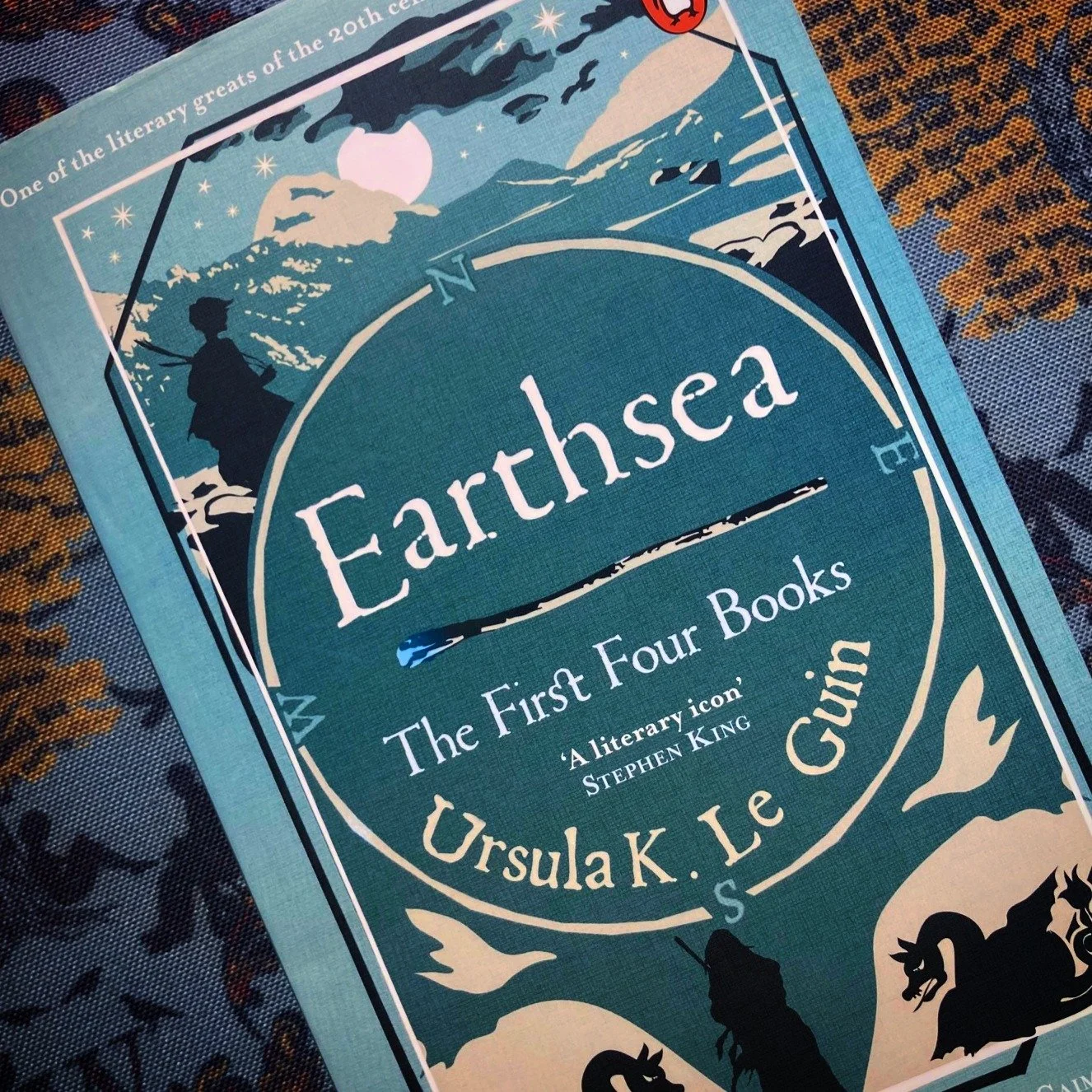 Blurbs in the wild: A goatherd sets out to become a magician, but true magic is on the wane. That's the pitch for @ursulakleguin Earthsea quartet. Four books. Four stories. One @penguinukbooks omnibus. The trick here, because you don't want to spoil 