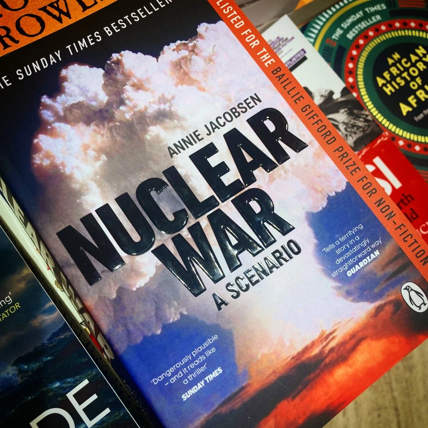 Blurbs in the wild: Classic three line pitch blurb for @anniejacobsenbooks @transworldforbooksellers Nuclear War A Scenario:

Nuclear war begins with a blip on a radar screen.
This is a minute-by-minute account of what comes next.
It has to be read t