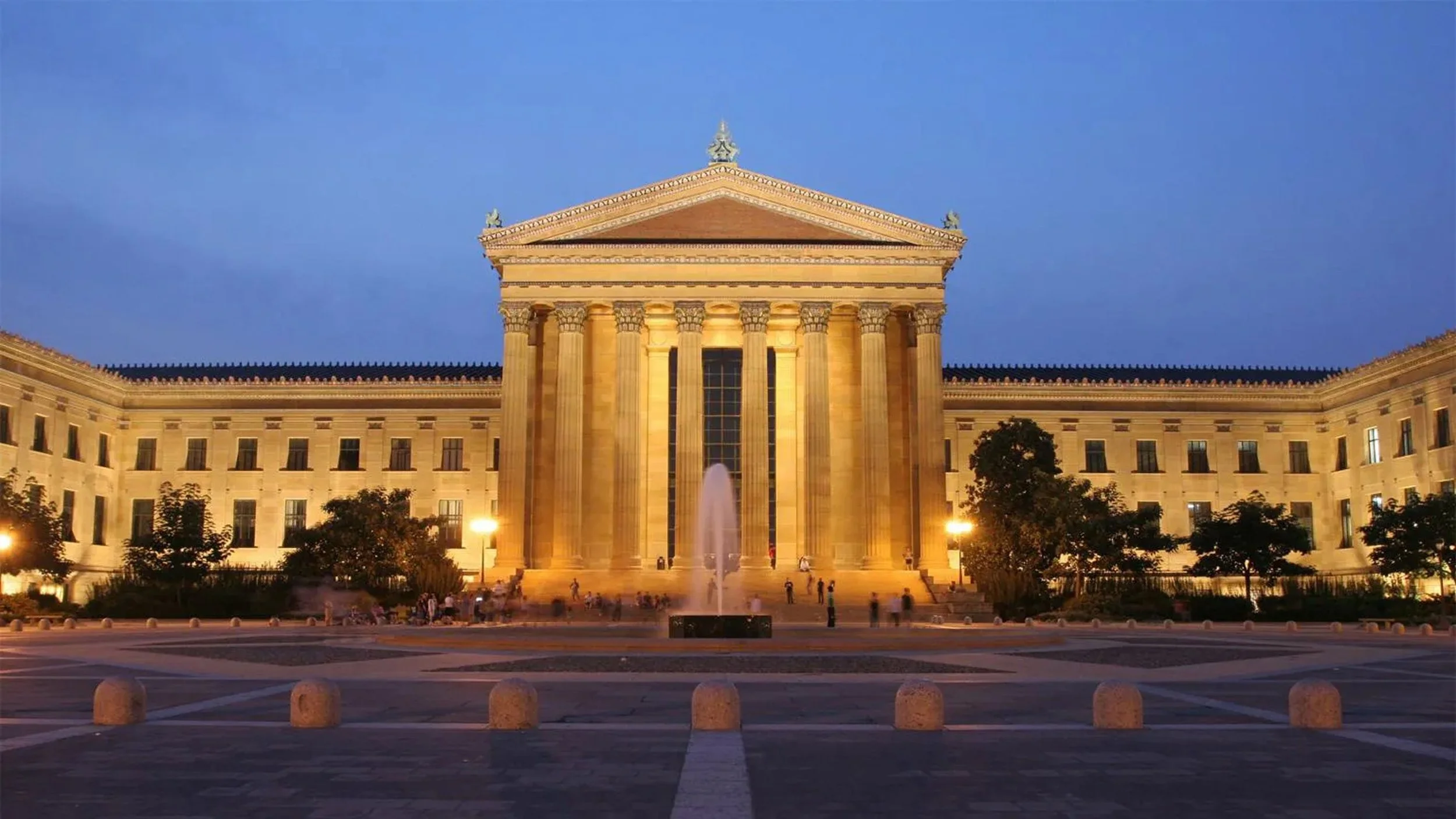 Philadelphia Museum of Art exterior at night.