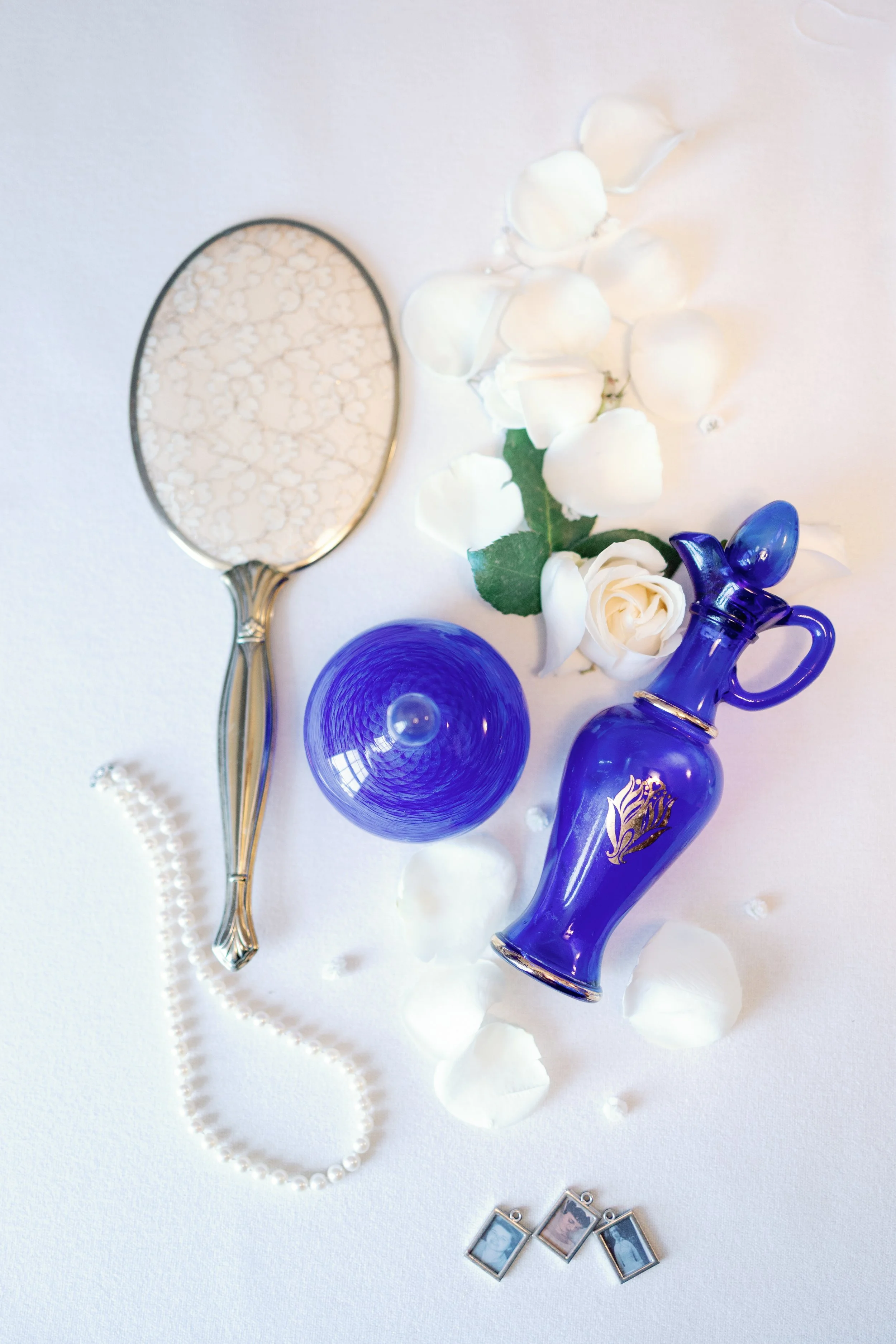 Emily & Nick sneak-13.jpg