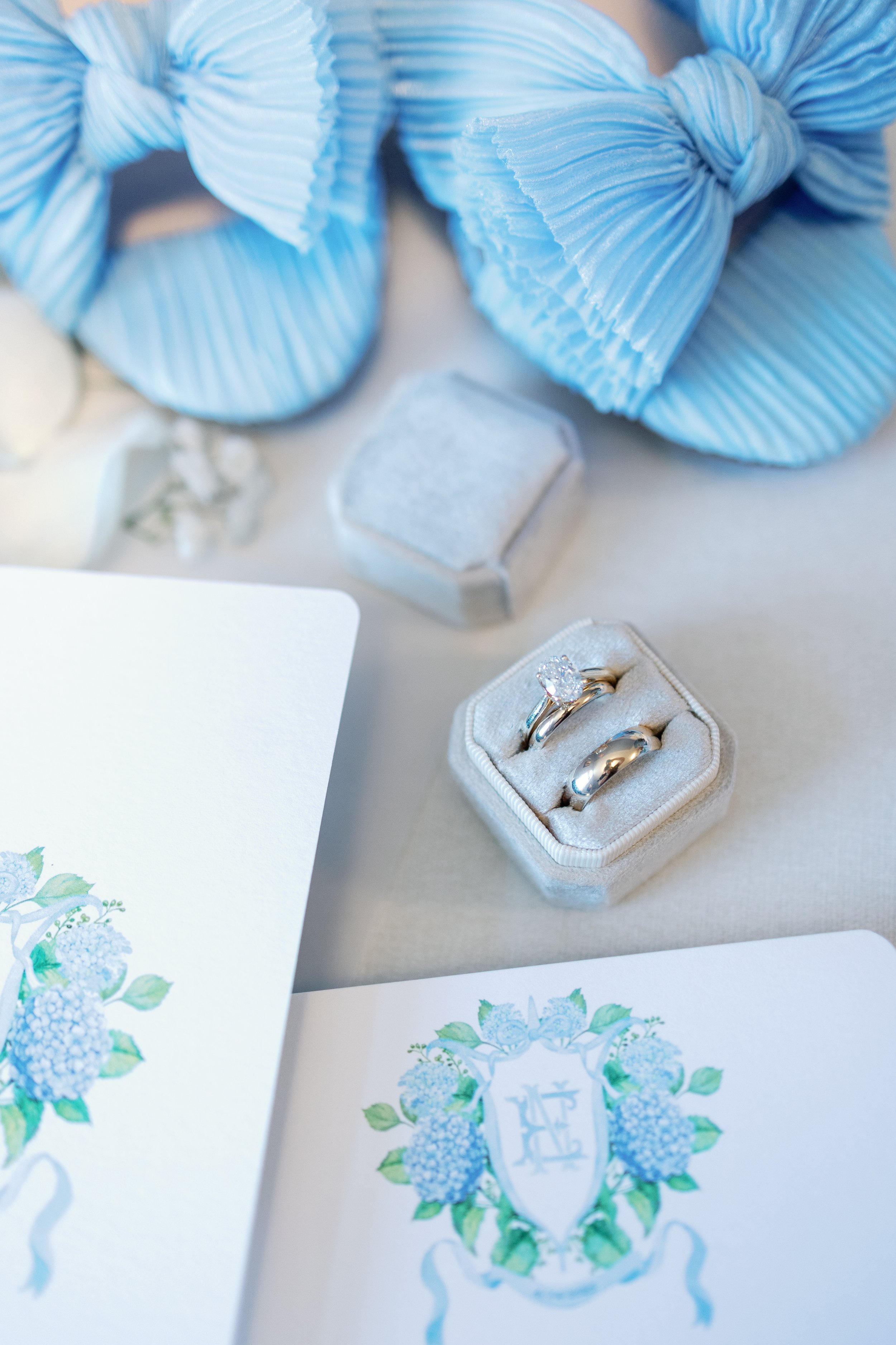 Emily & Nick sneak-5.jpg