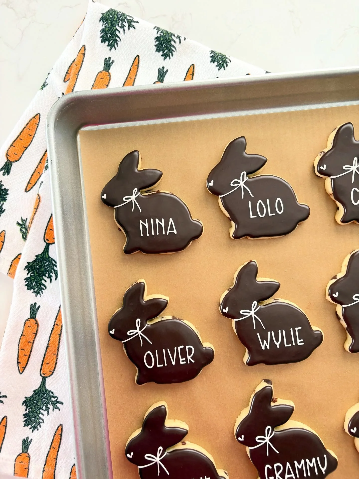 ain&rsquo;t no foolin&rsquo; here!
i just made chocolate easter bunnies 🐰 adding @ghiradelli cocoa powder to my royal icing 🤤 with a chocolate chip sugar cookie 🍪 

omg 😍 these just may be what is added to my menu to choose from when you order 😉