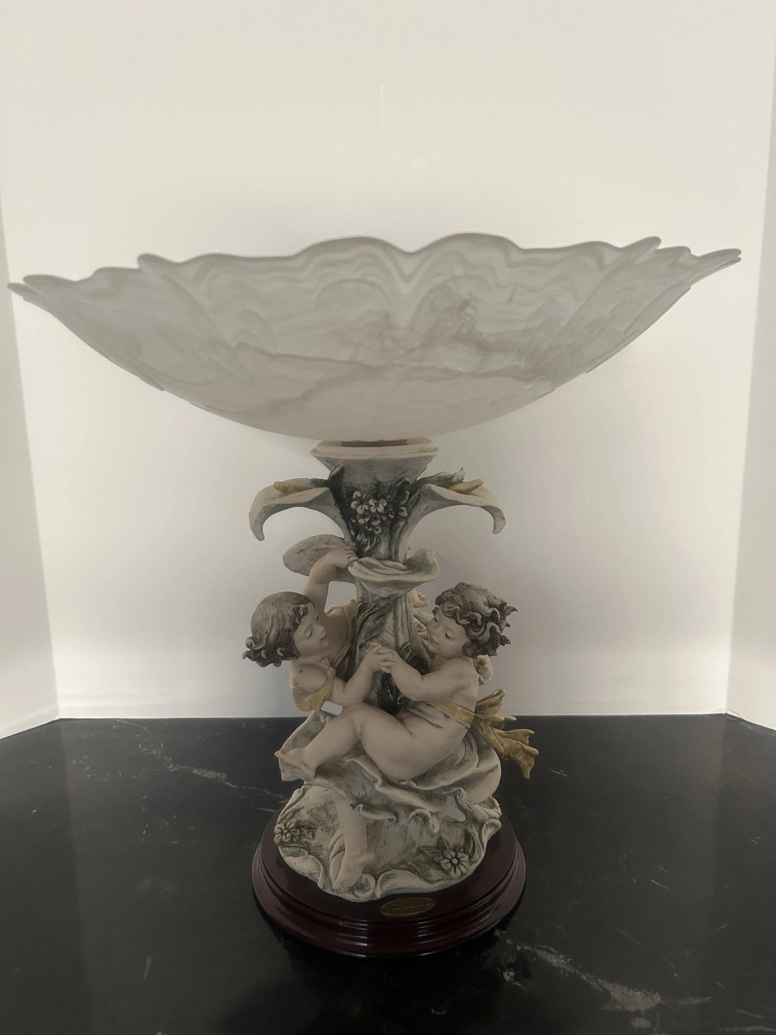Giuseppe Armani Cherubs Centerpiece, "Cherubs with Flowers", signed, rare and vintage, 1994