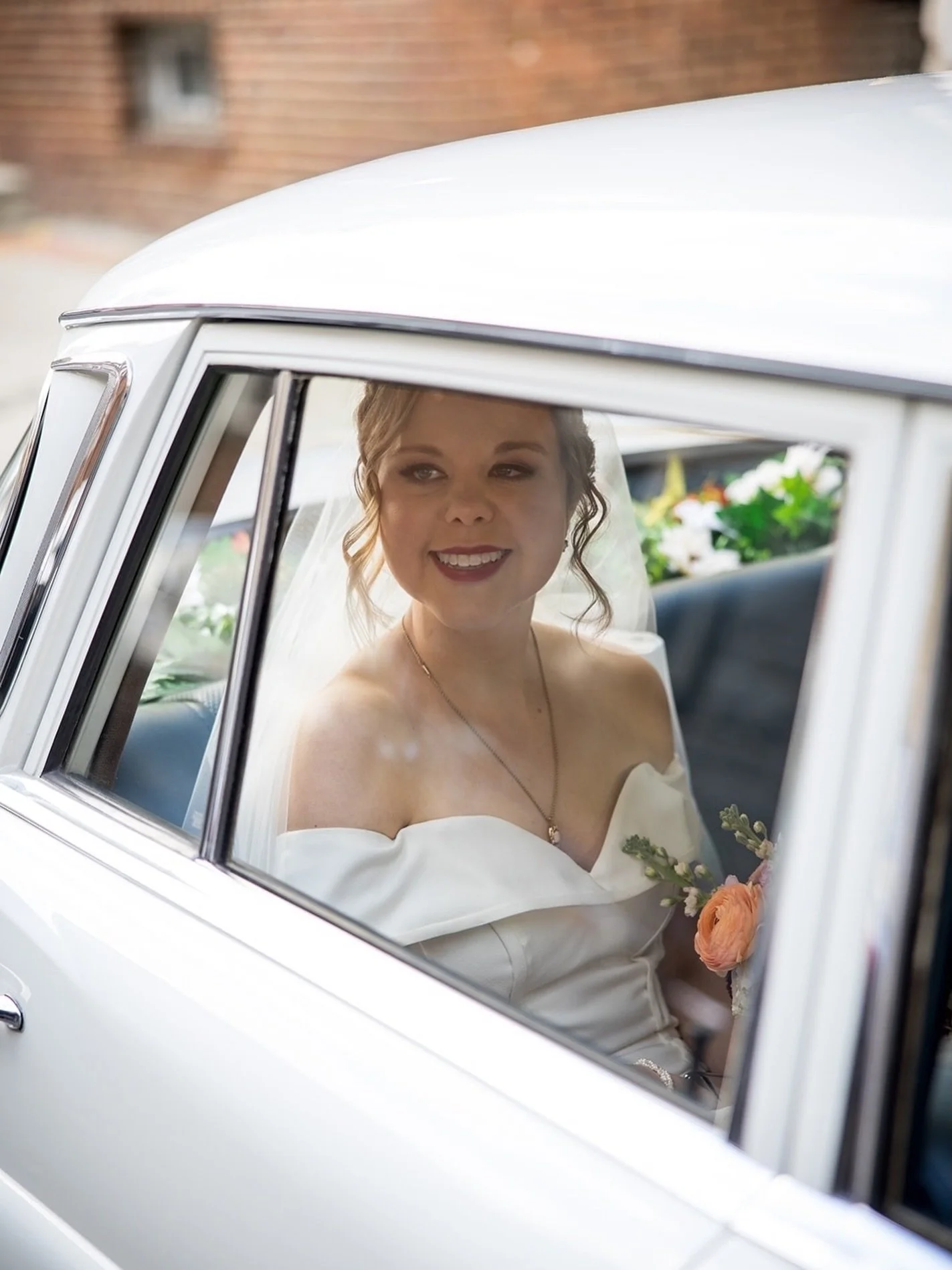 On the edge of the moment.
⠀⠀⠀⠀⠀⠀⠀⠀⠀
⠀⠀⠀⠀⠀⠀⠀⠀⠀
⠀⠀⠀⠀⠀⠀⠀⠀⠀
Coordination @capitolromanceweddings
Photos @aimeecustis
Venue @irongatedc
Florals @bloomscollectivedc
Car: family friend
Ceremony @foundryumcdc
Beauty @royalmakeupandhair
⠀⠀⠀⠀⠀⠀⠀⠀⠀