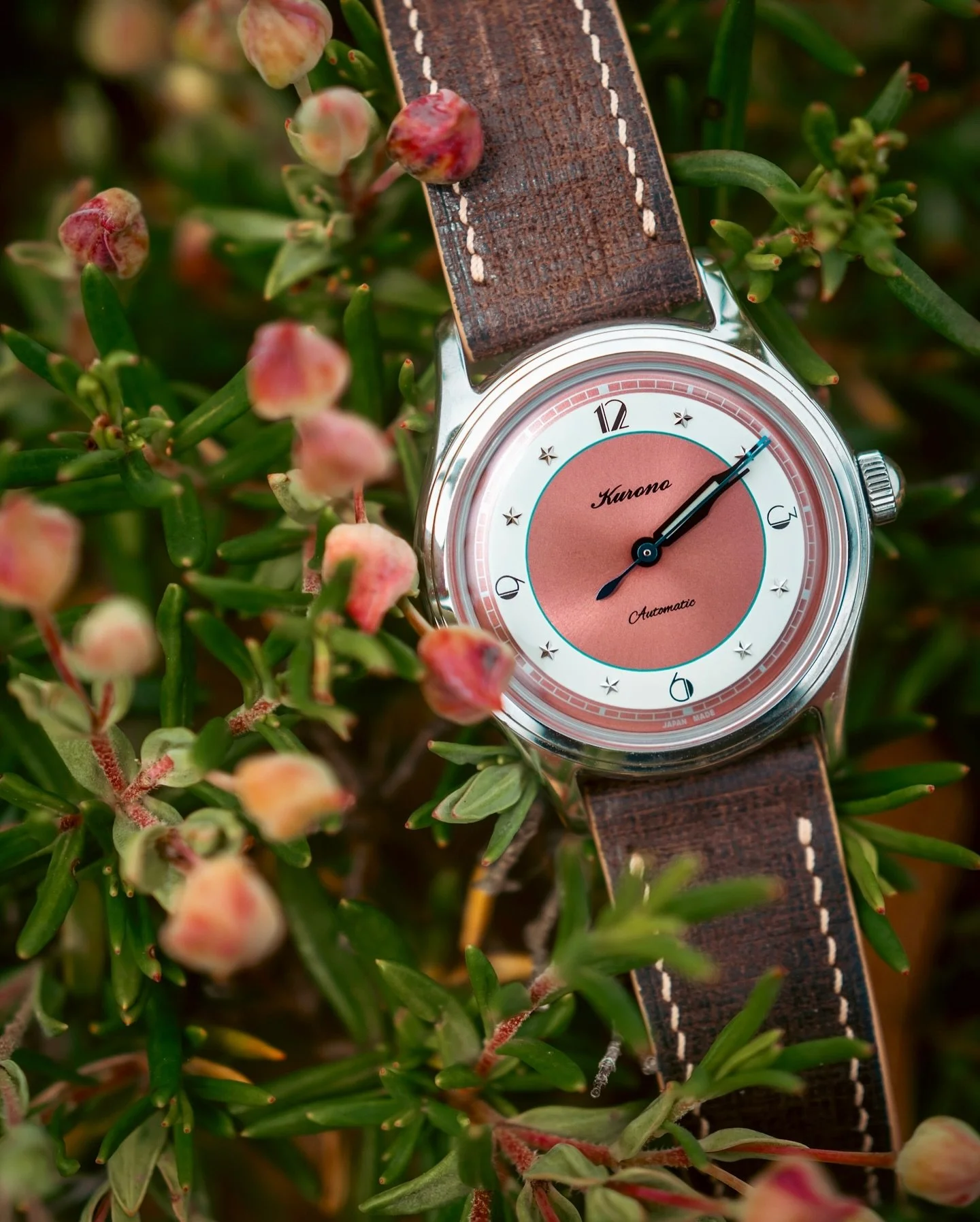 Postcards from Portugal: Part 1. 
@vubui.watches gave me this beautiful @kuronotokyo (by @hajimeasaoka_official) for my birthday and right before our two week vacation to Portugal (Lisbon, Serra da Estrela mountains, Alentejo coast, and Tavira). 
I