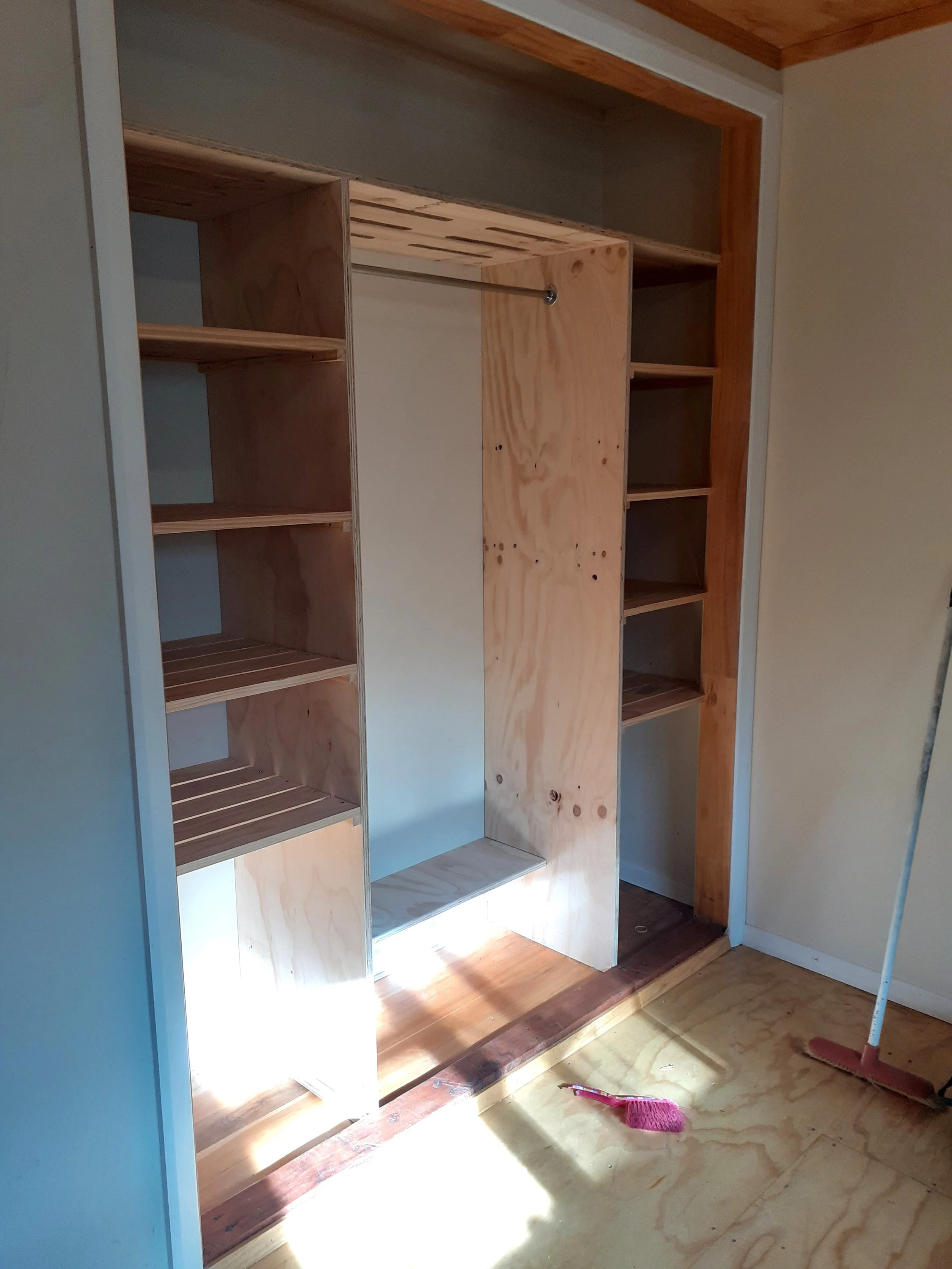 Custim built shelves and joinery new plymouth and interior fitouts management of the entire project, including liaison with all subcontractors, with onsite or offsite manufacture , and onsite installation, at a timing, and level of management