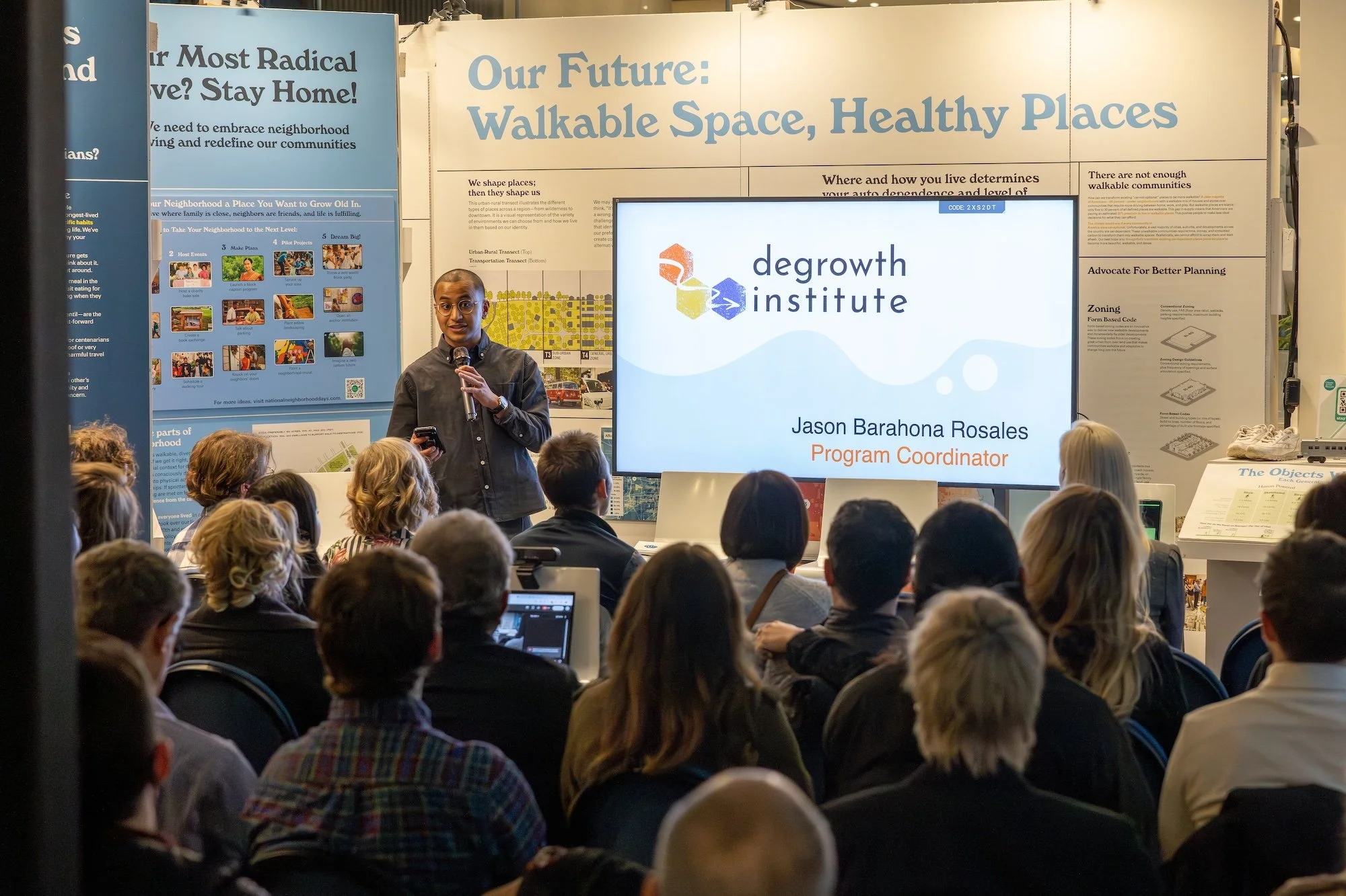 #Degrowth Institute was invited to the Chicago @climateactionmuseum  to speak about strategies for sustainable futures last month. Here are some of the highlights:

@jbarahona_r  presented the challenge to endless economic growth and participated in 