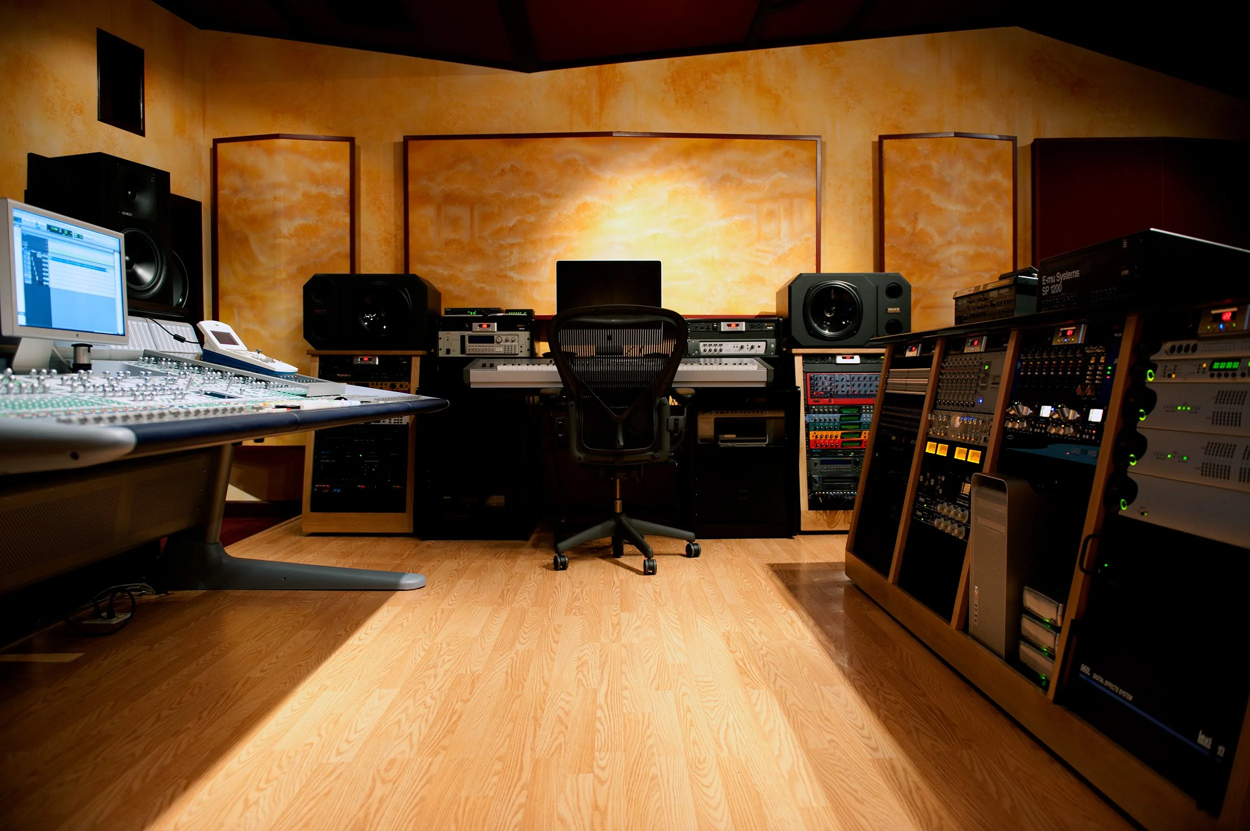 Steve-Kourlas-Studio_4.jpg
