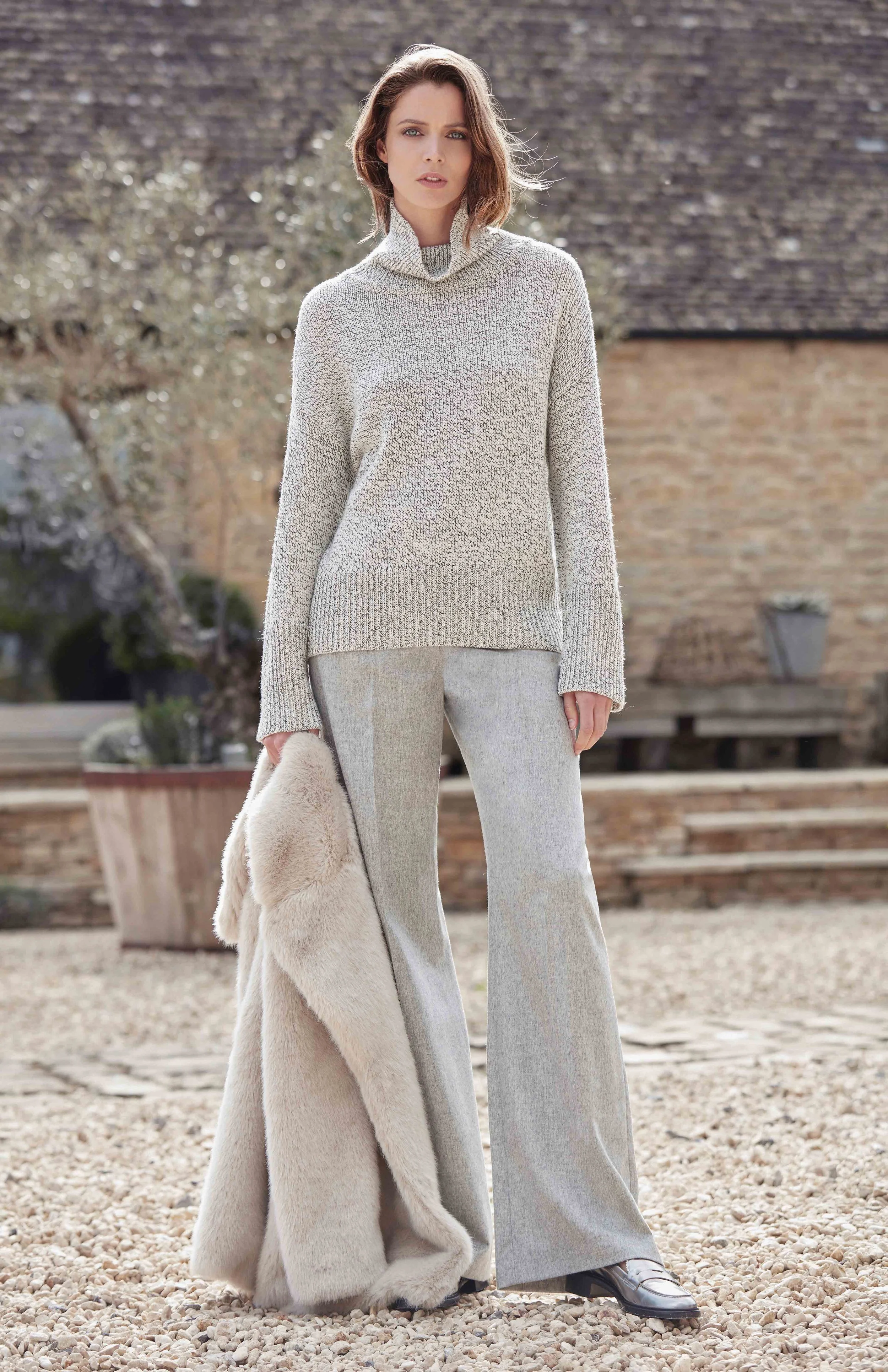 HOBBS_AW16_MAIN_SHOT13ver 03_039.jpg